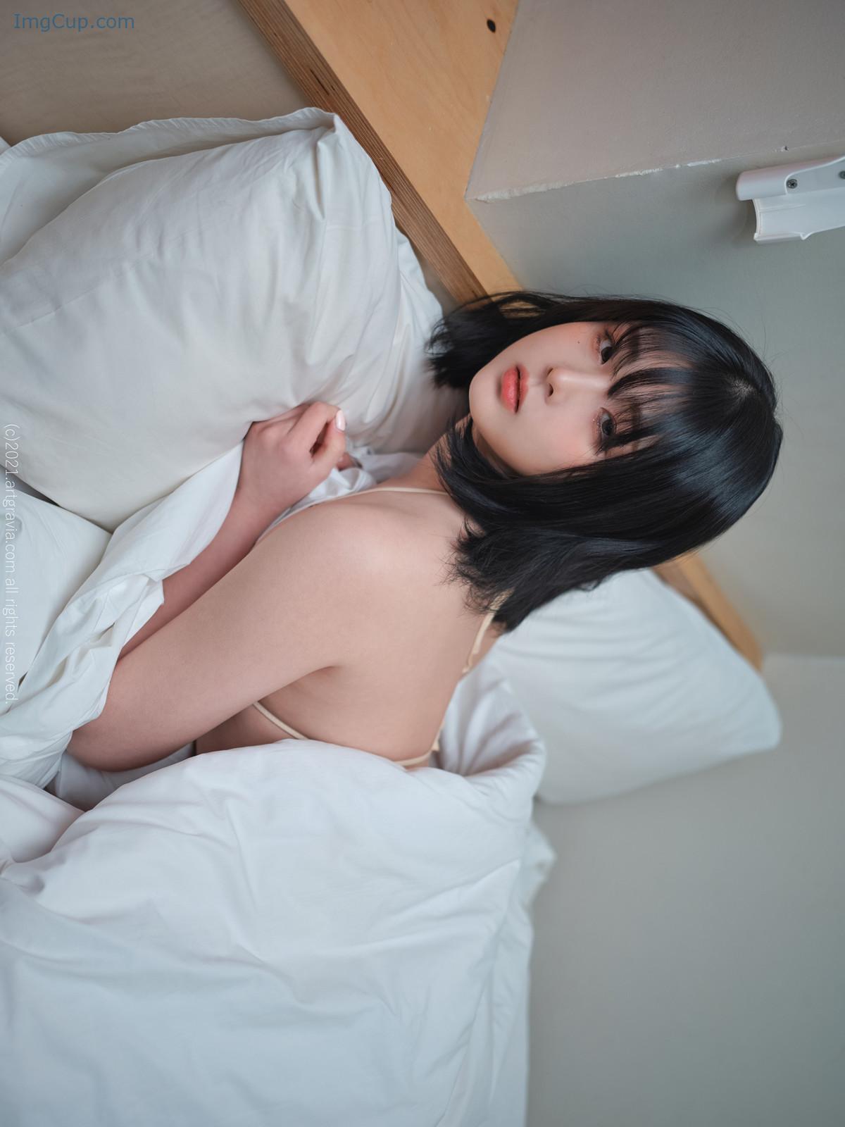 JangJoo-장주-ArtGravia-Vol245-Photobook-Set02.jpg JangJoo 장주 ArtGravia Vol245 Photobook Set02