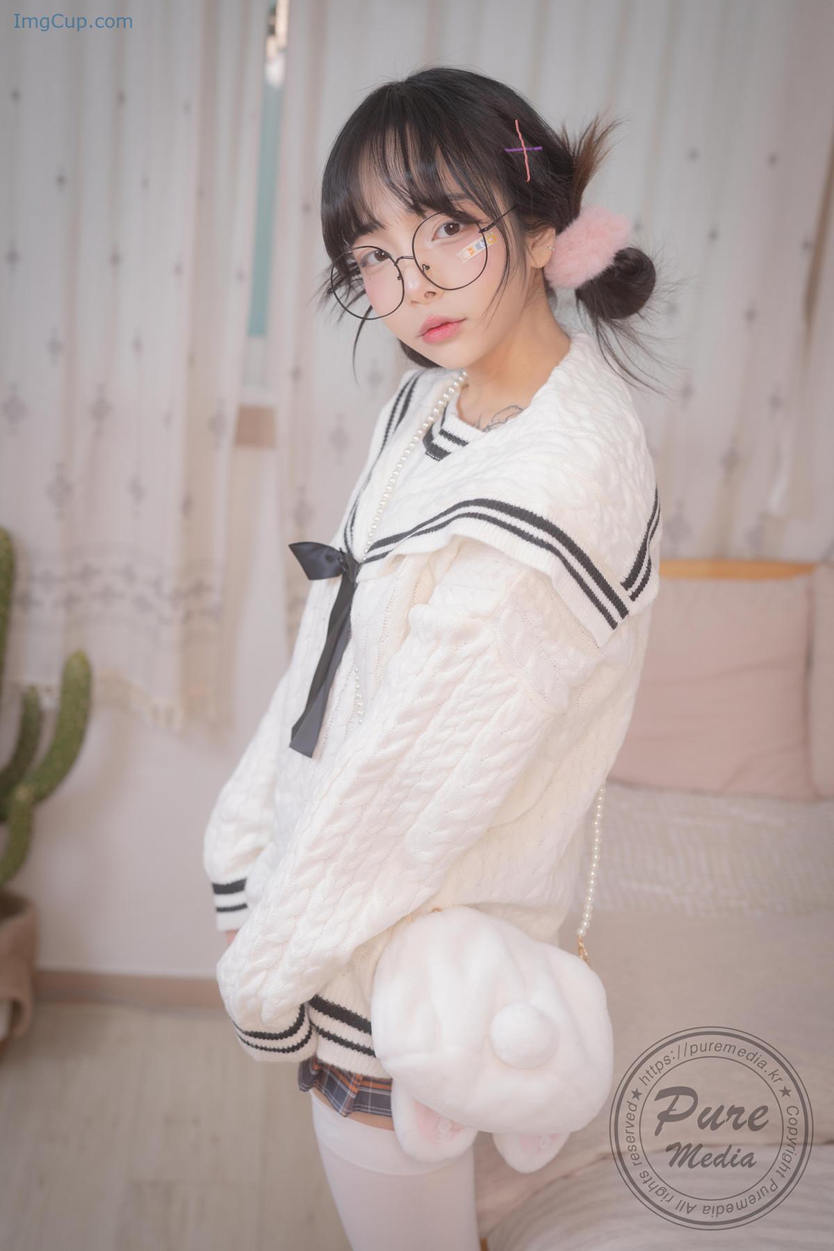 Jelly-젤리-PURE-MEDIA-Vol276-Girl-Trapped-in-a-Rooftop.jpg Jelly 젤리 PURE MEDIA Vol276 Girl Trapped in a Rooftop