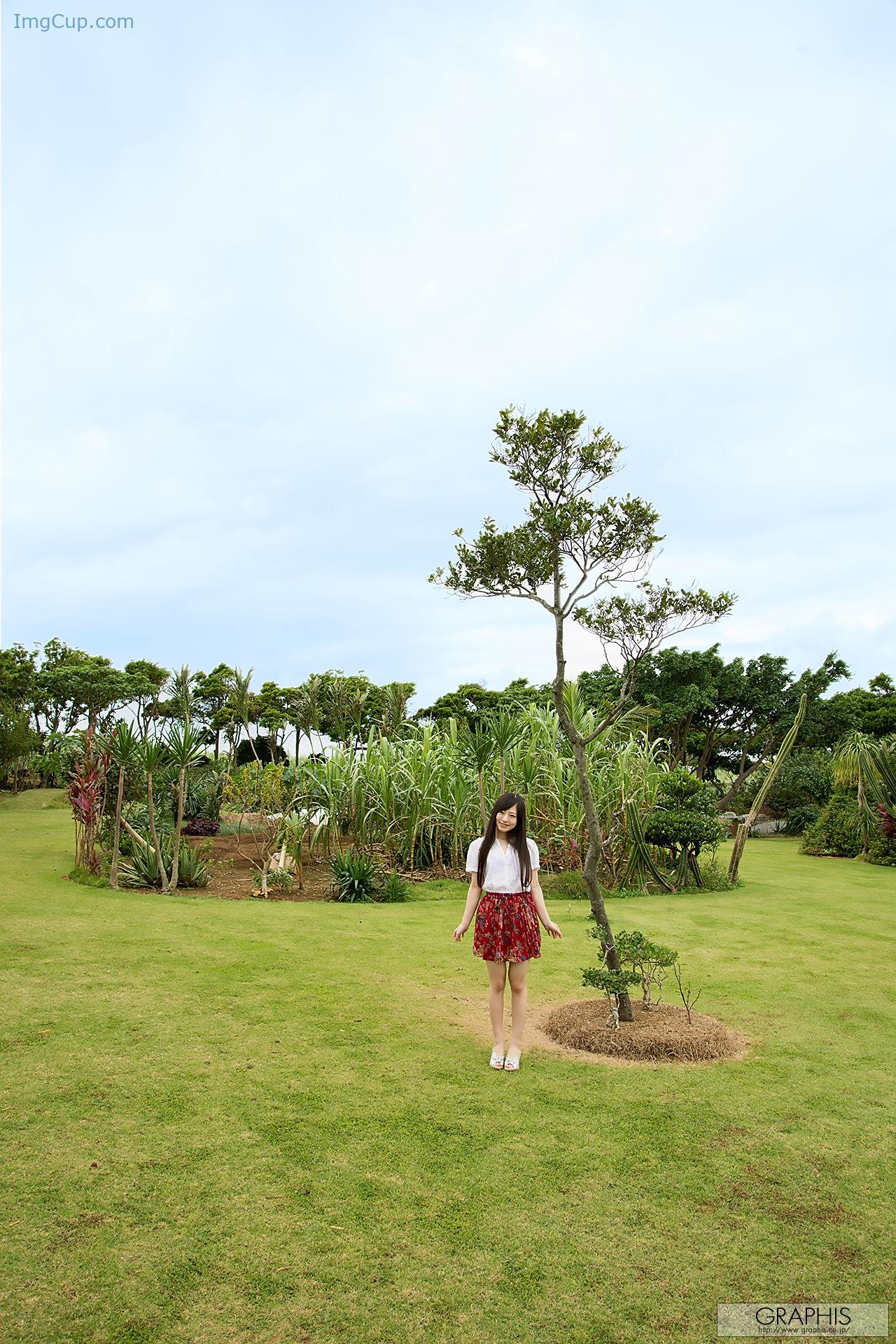 Kanon-Momojiri-桃尻かのん-Graphis-First-Gravure-初脫ぎ娘-Vol01.jpg Kanon Momojiri 桃尻かのん Graphis First Gravure 初脫ぎ娘 Vol01