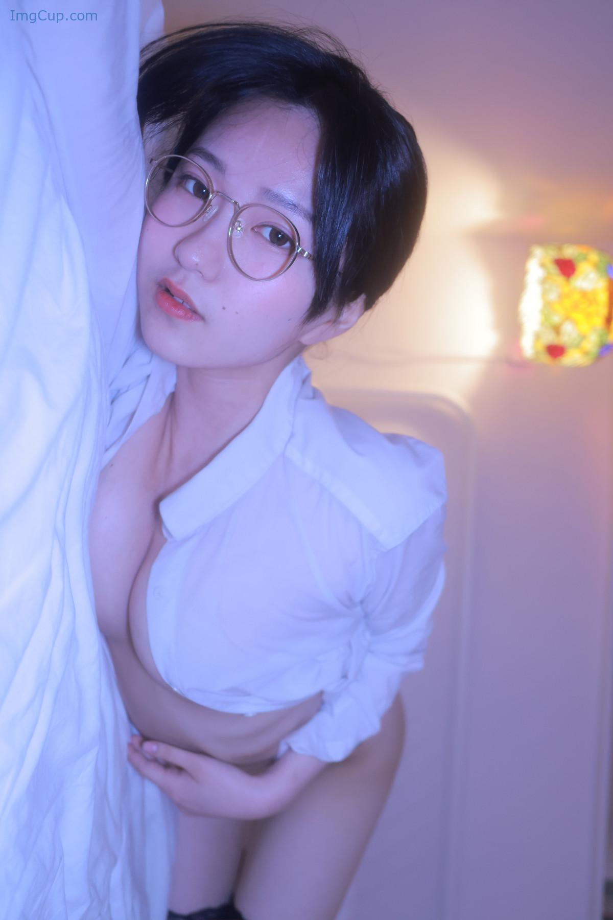 Sehee-세희-Photobook-‘-Glasses-Shirt-Set03.jpg Sehee 세희 Photobook ‘ Glasses Shirt Set03