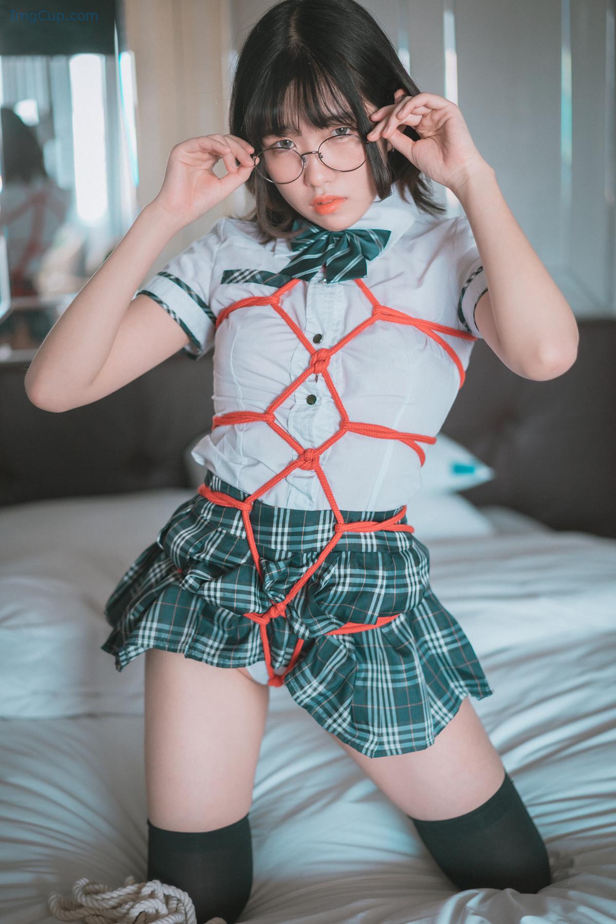 Sonson-손손-DJAWA-‘Knotting-Class-Set02.jpg Sonson 손손 DJAWA ‘Knotting Class Set02