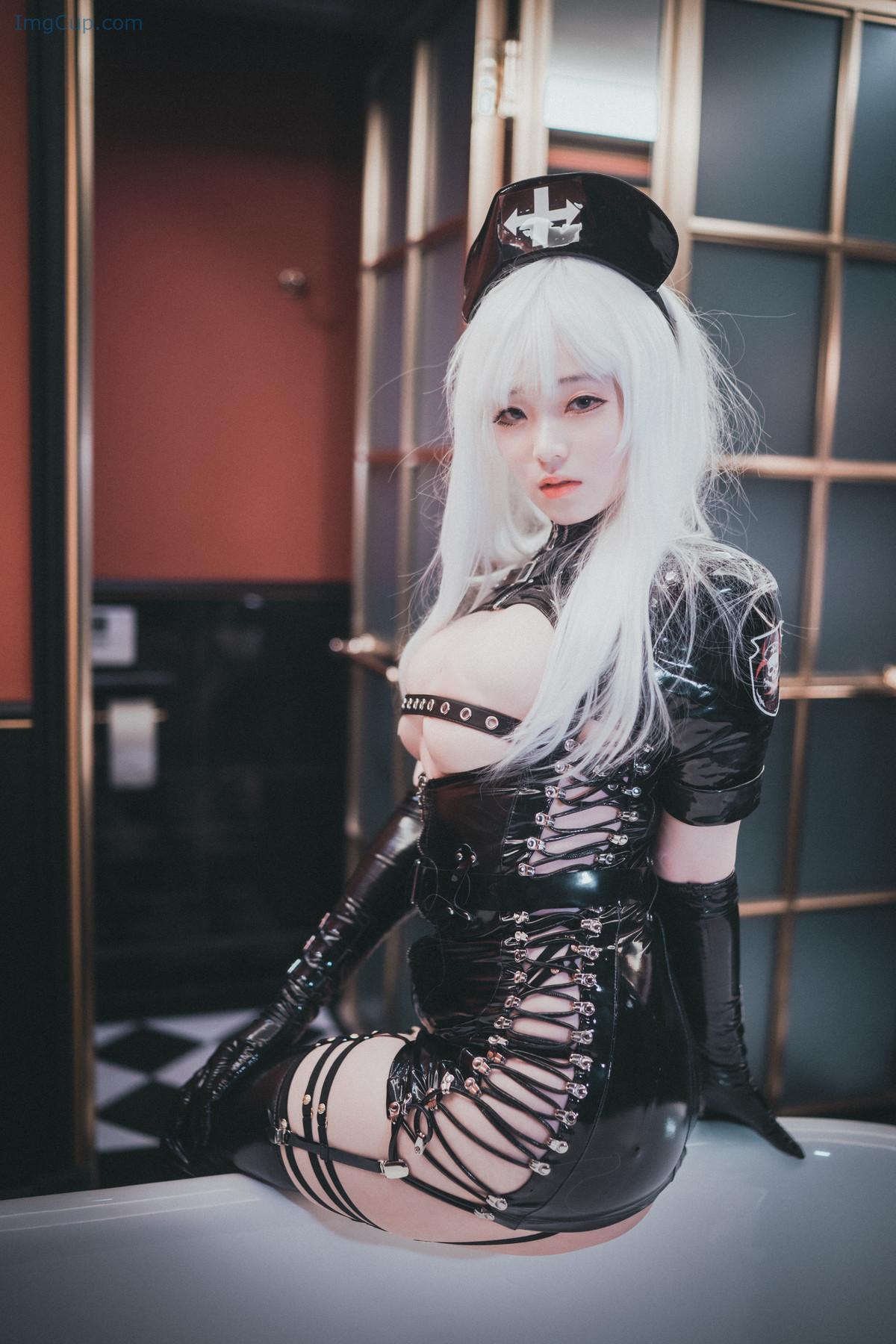 BAMNURSE2_5.jpg BAMNURSE2 5