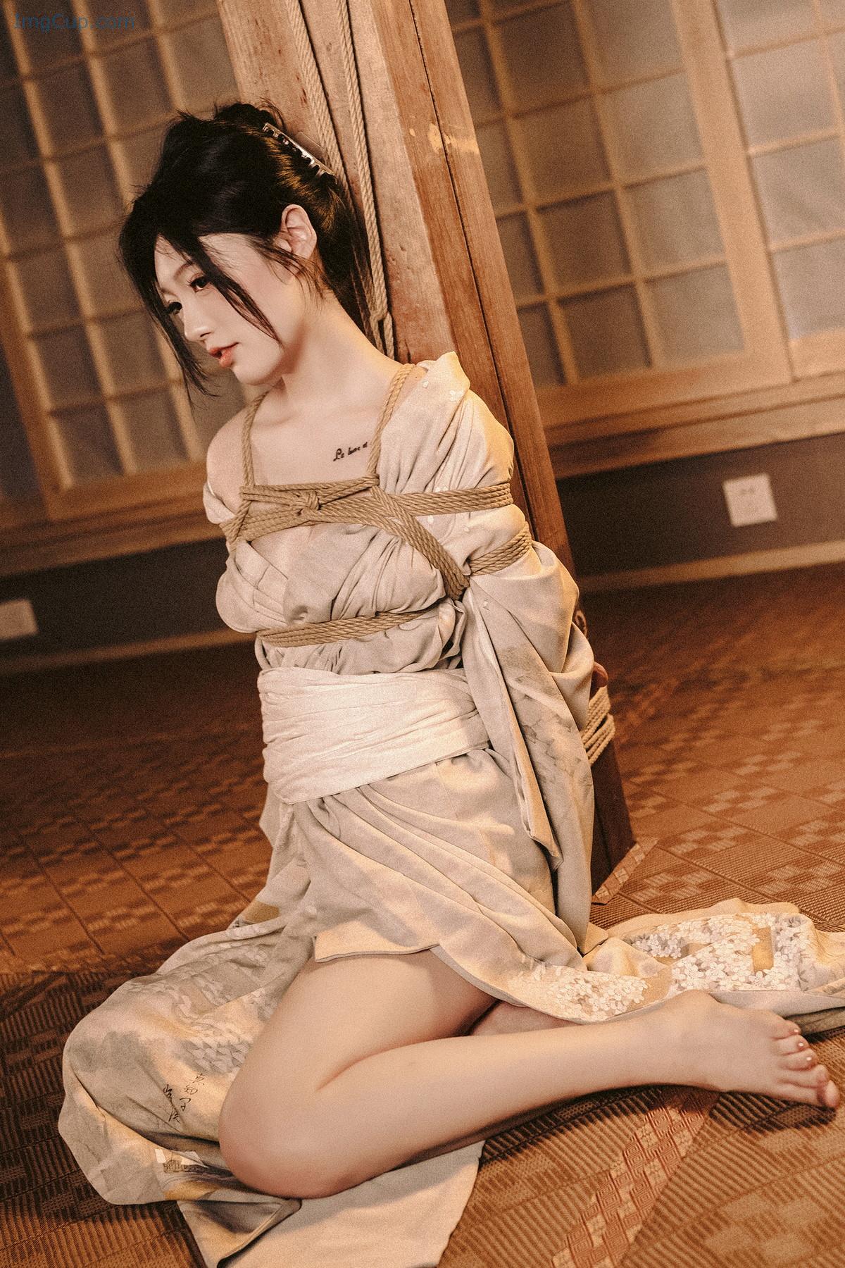 COS01Z044_1.jpg COS01Z044 1