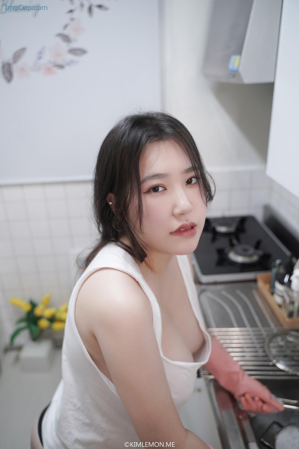 JENN02VO1_7.jpg JENN02VO1 7