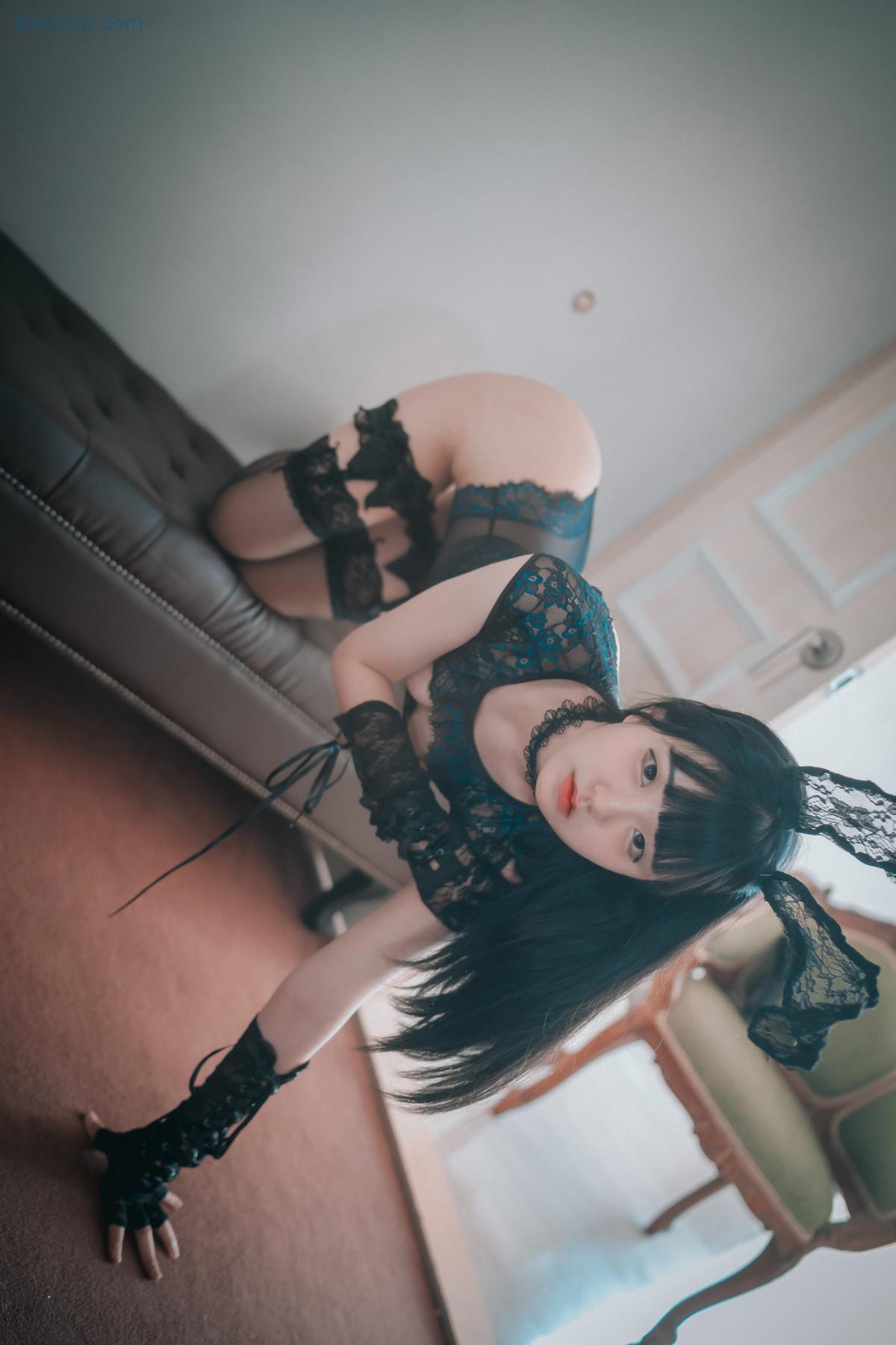 JENYBUNNY2_16.jpg JENYBUNNY2 16