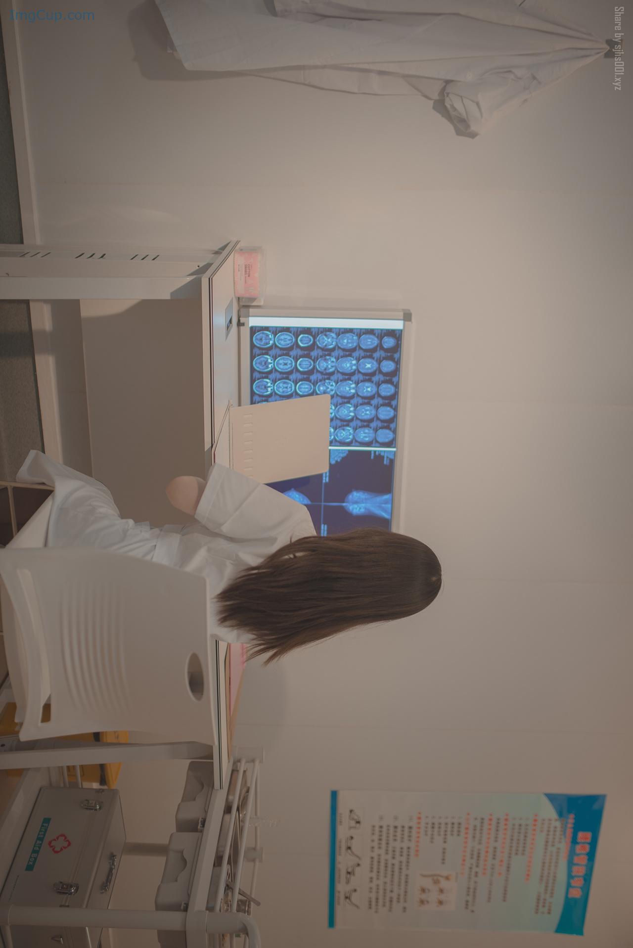 LUCTNURSE1_3.jpg LUCTNURSE1 3