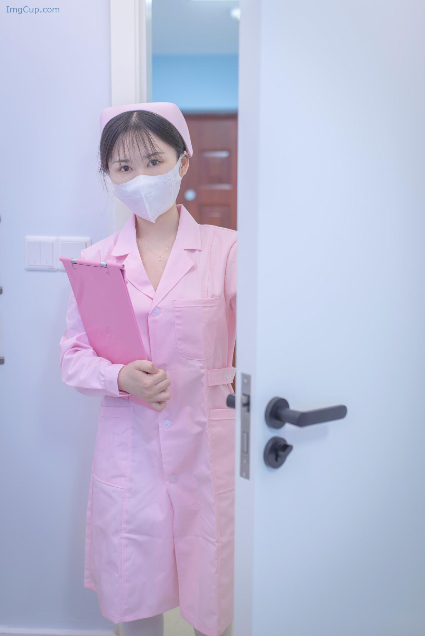 LUCTNURSE2_3.jpg LUCTNURSE2 3