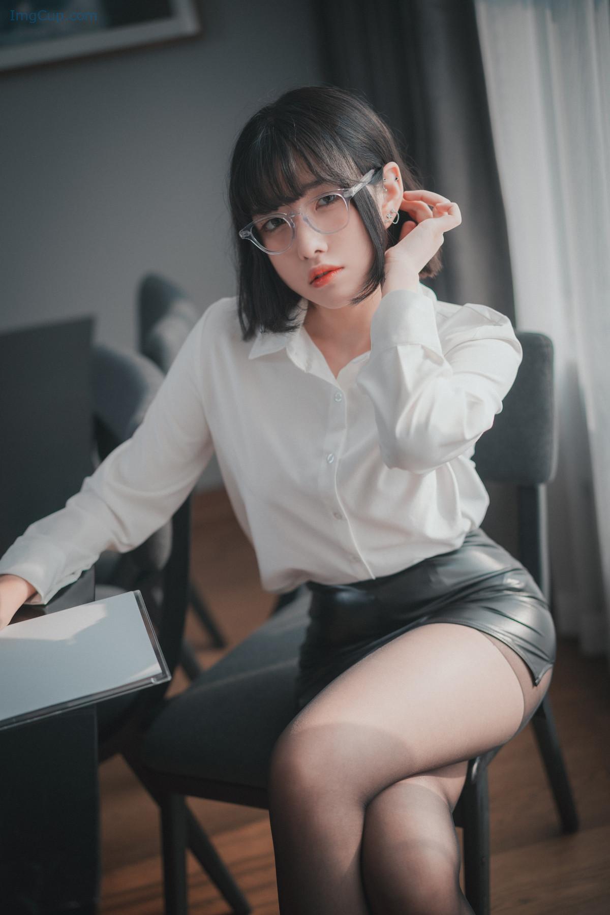 NEEDAPPO1_5.jpg NEEDAPPO1 5