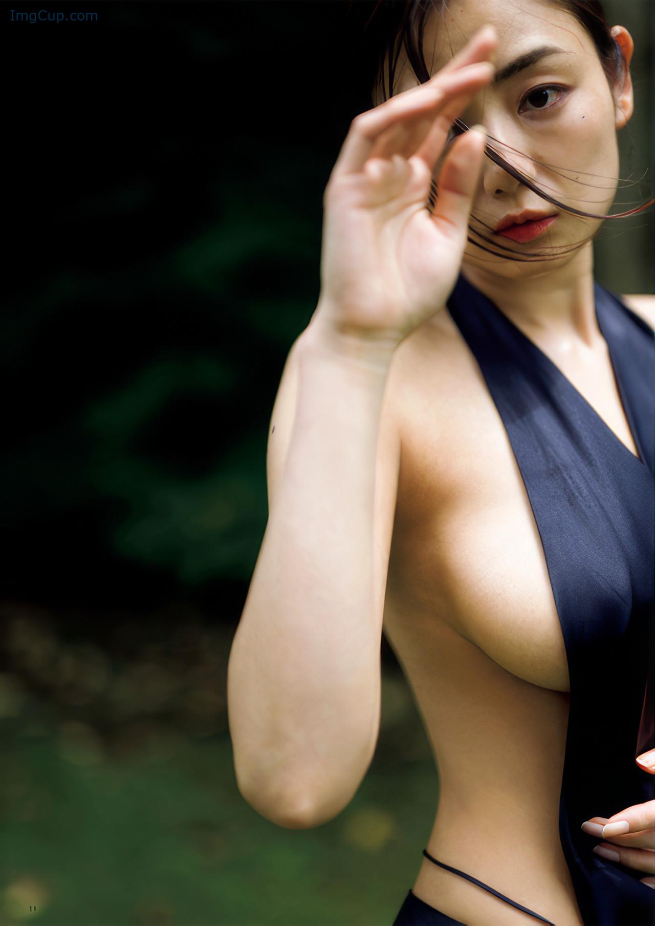 SECRETMOE1_10.jpg SECRETMOE1 10