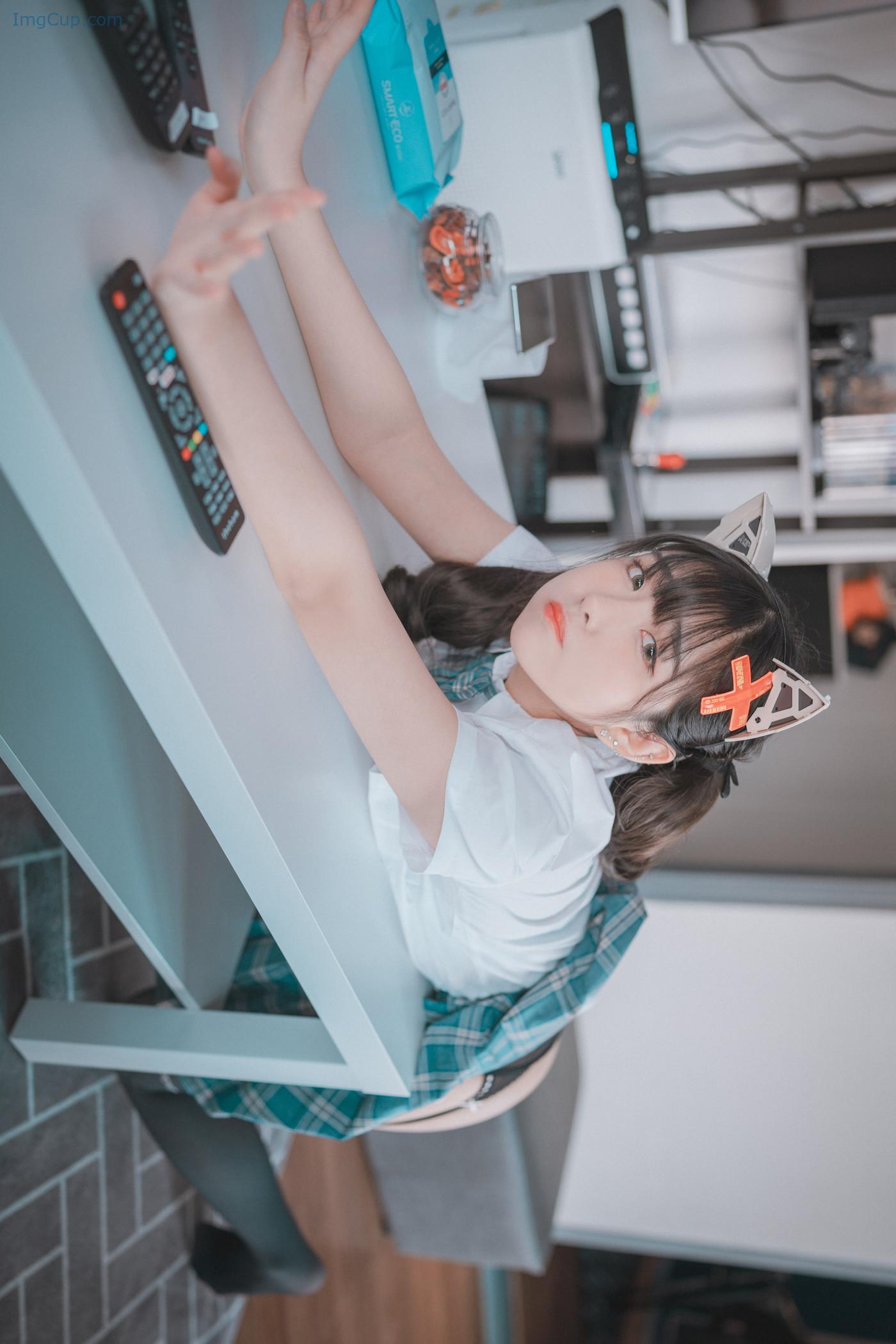 SONSPLUG1_18.jpg SONSPLUG1 18