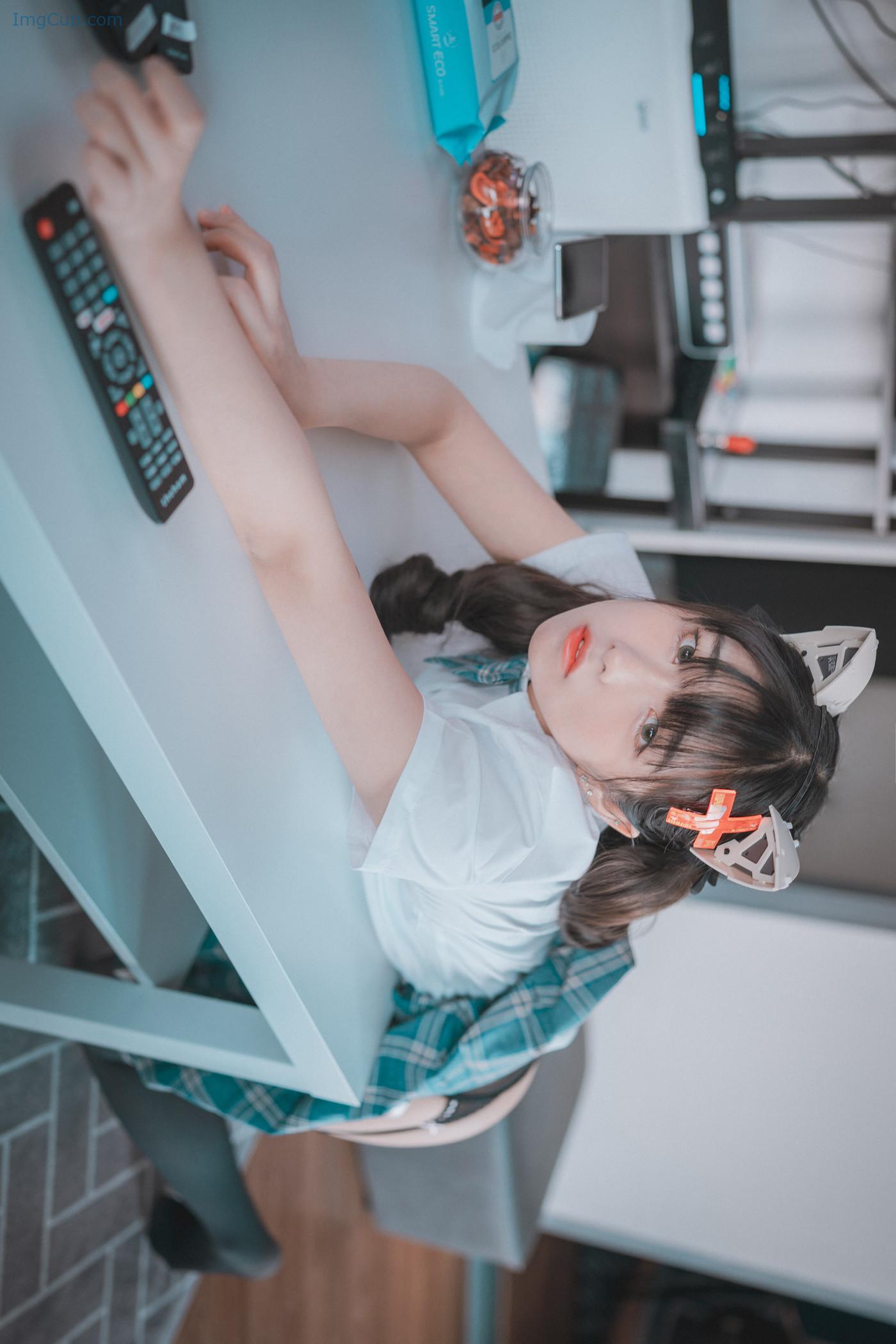 SONSPLUG1_19.jpg SONSPLUG1 19