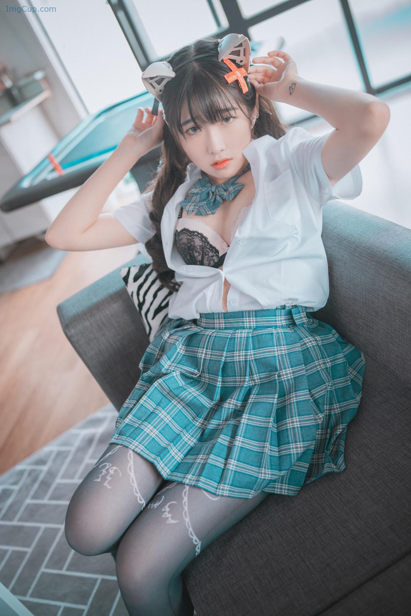 SONSPLUG1_21.jpg SONSPLUG1 21