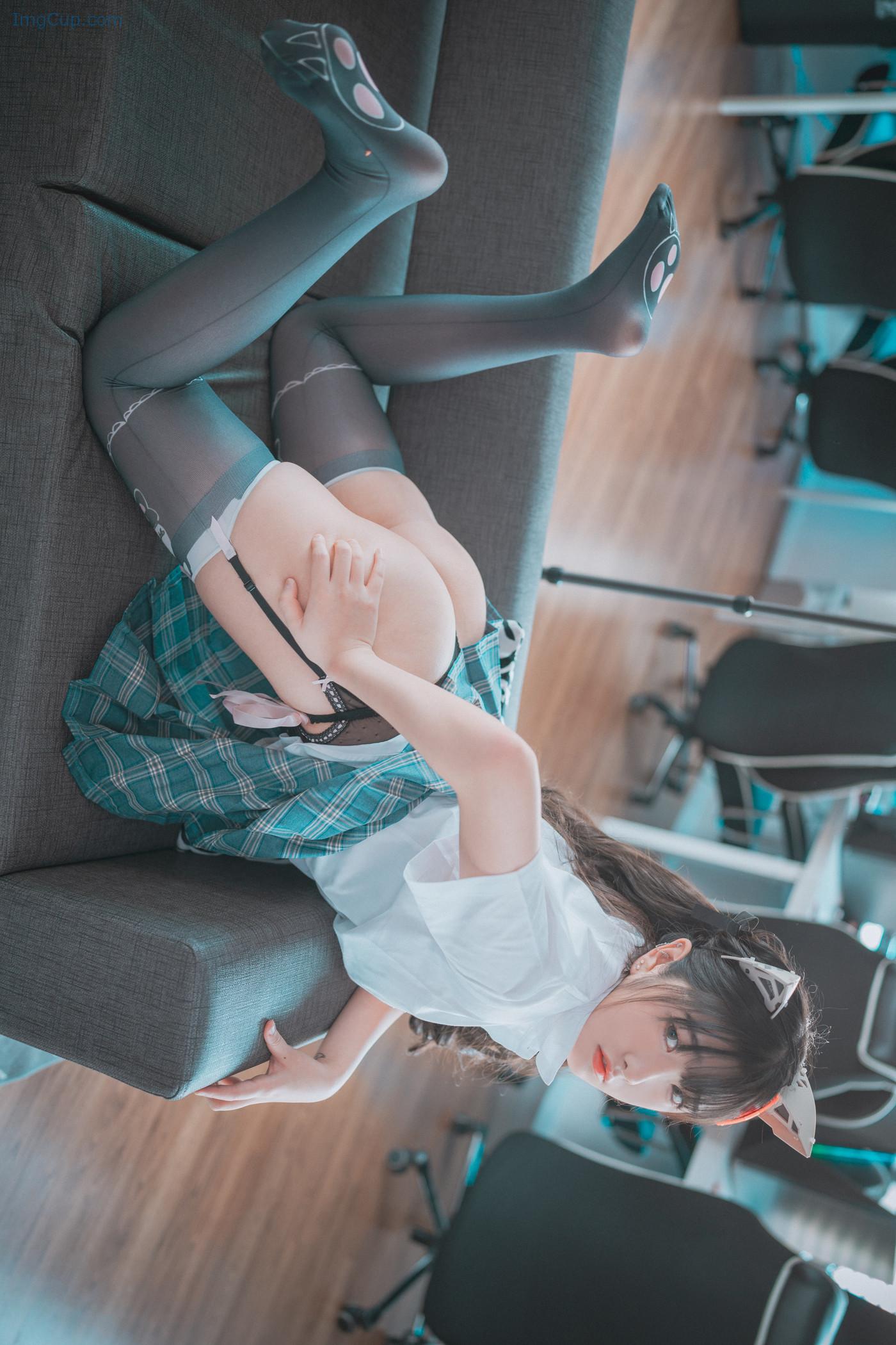 SONSPLUG1_30.jpg SONSPLUG1 30