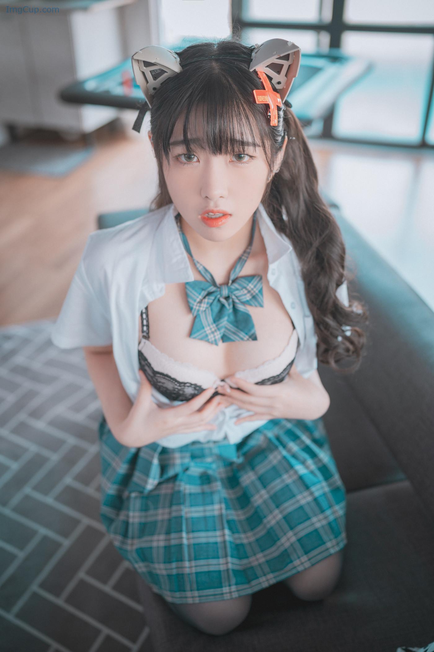 SONSPLUG1_31.jpg SONSPLUG1 31