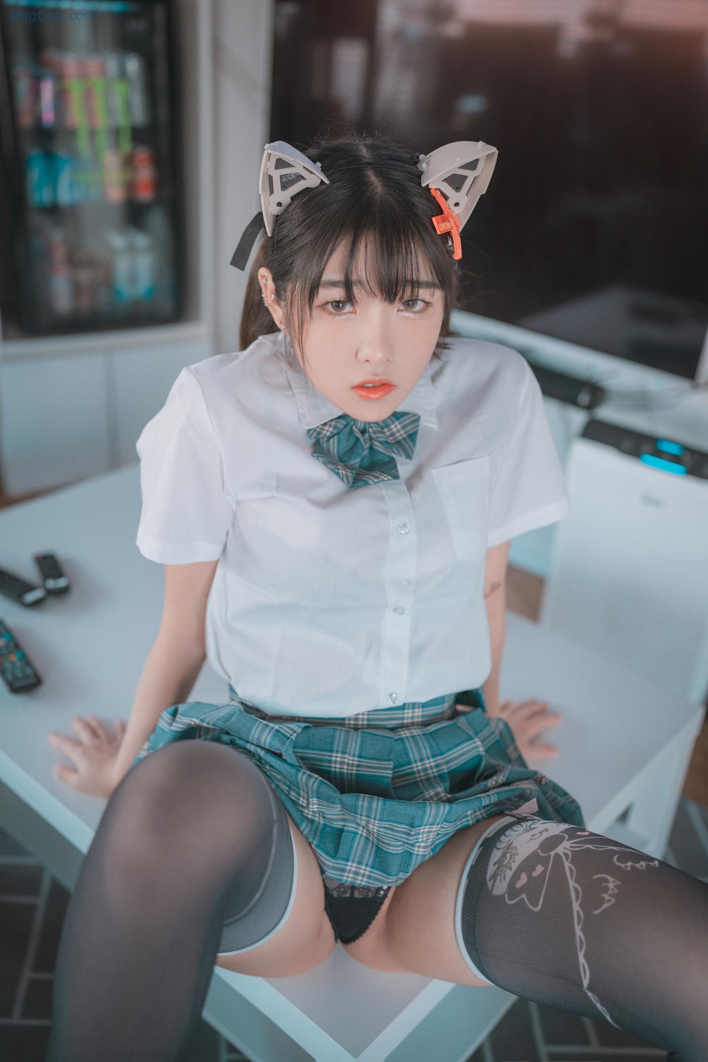 SONSPLUG2_12.jpg SONSPLUG2 12