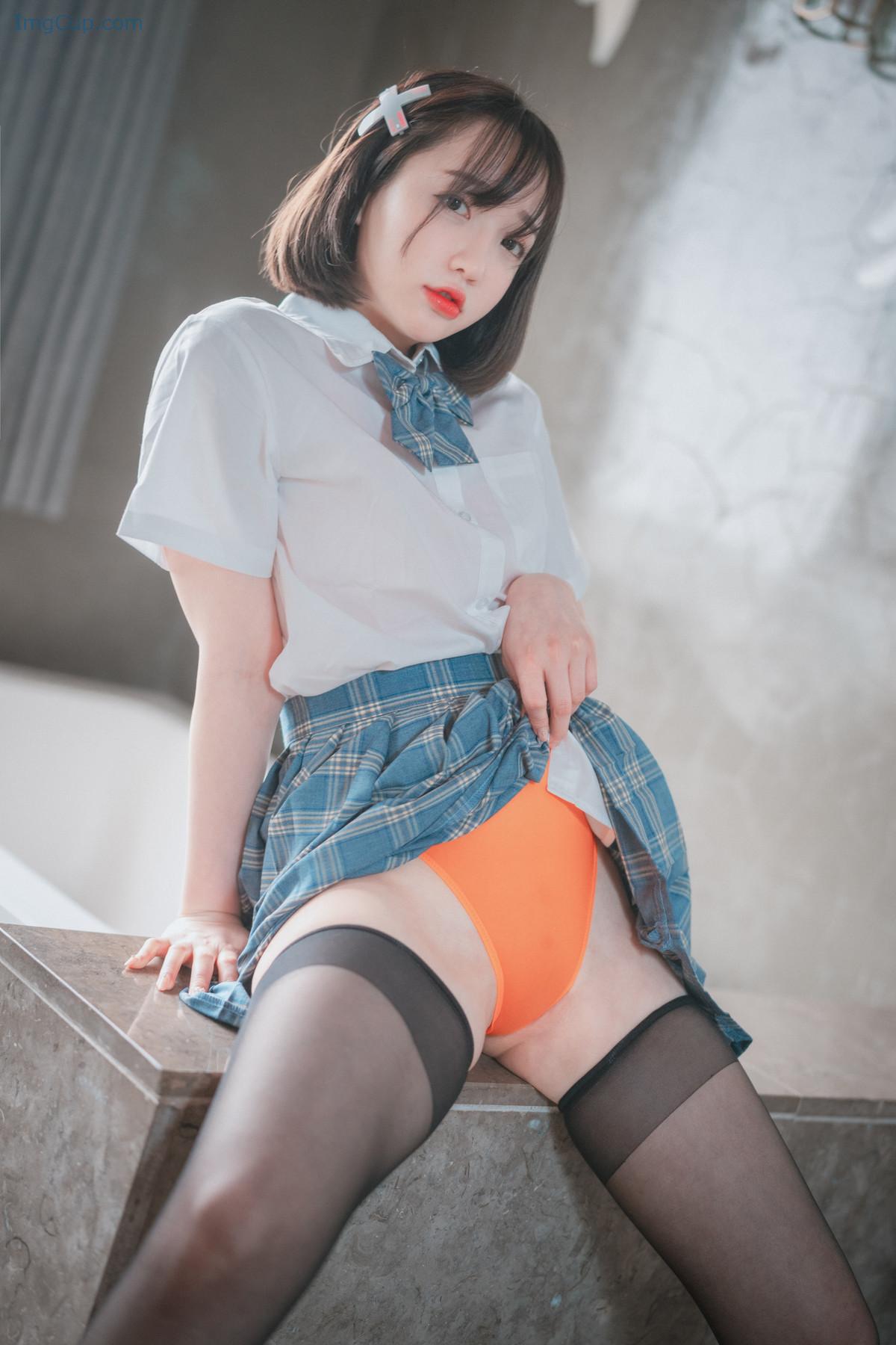 YEUN6SWI3_11.jpg YEUN6SWI3 11