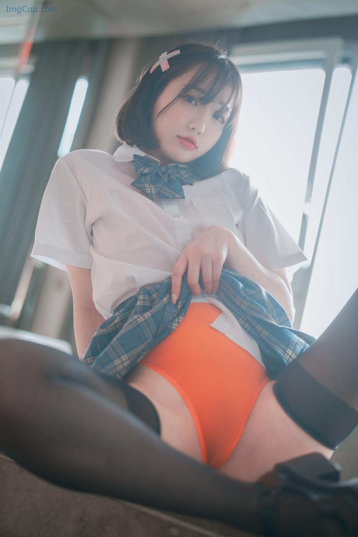 YEUN6SWI3_17.jpg YEUN6SWI3 17