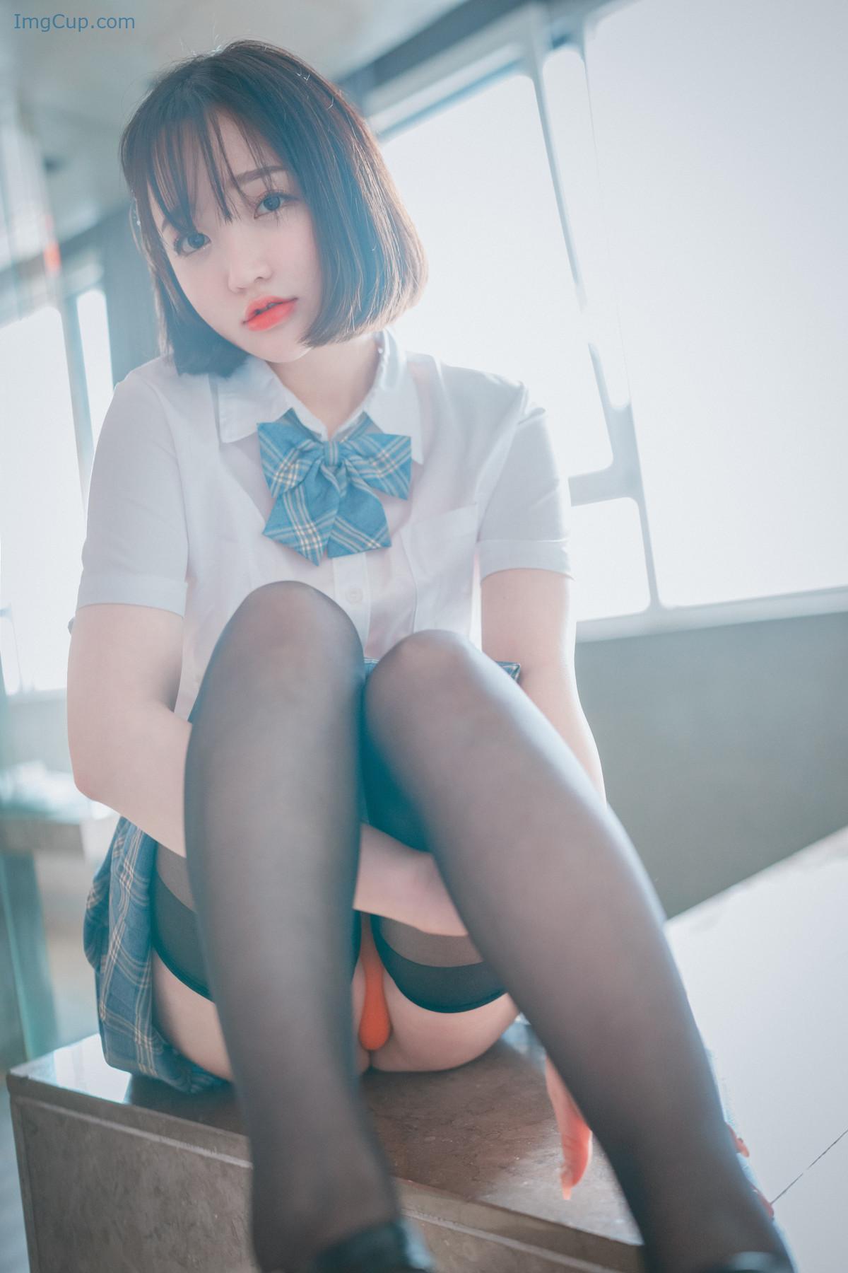 YEUN6SWI3_27.jpg YEUN6SWI3 27