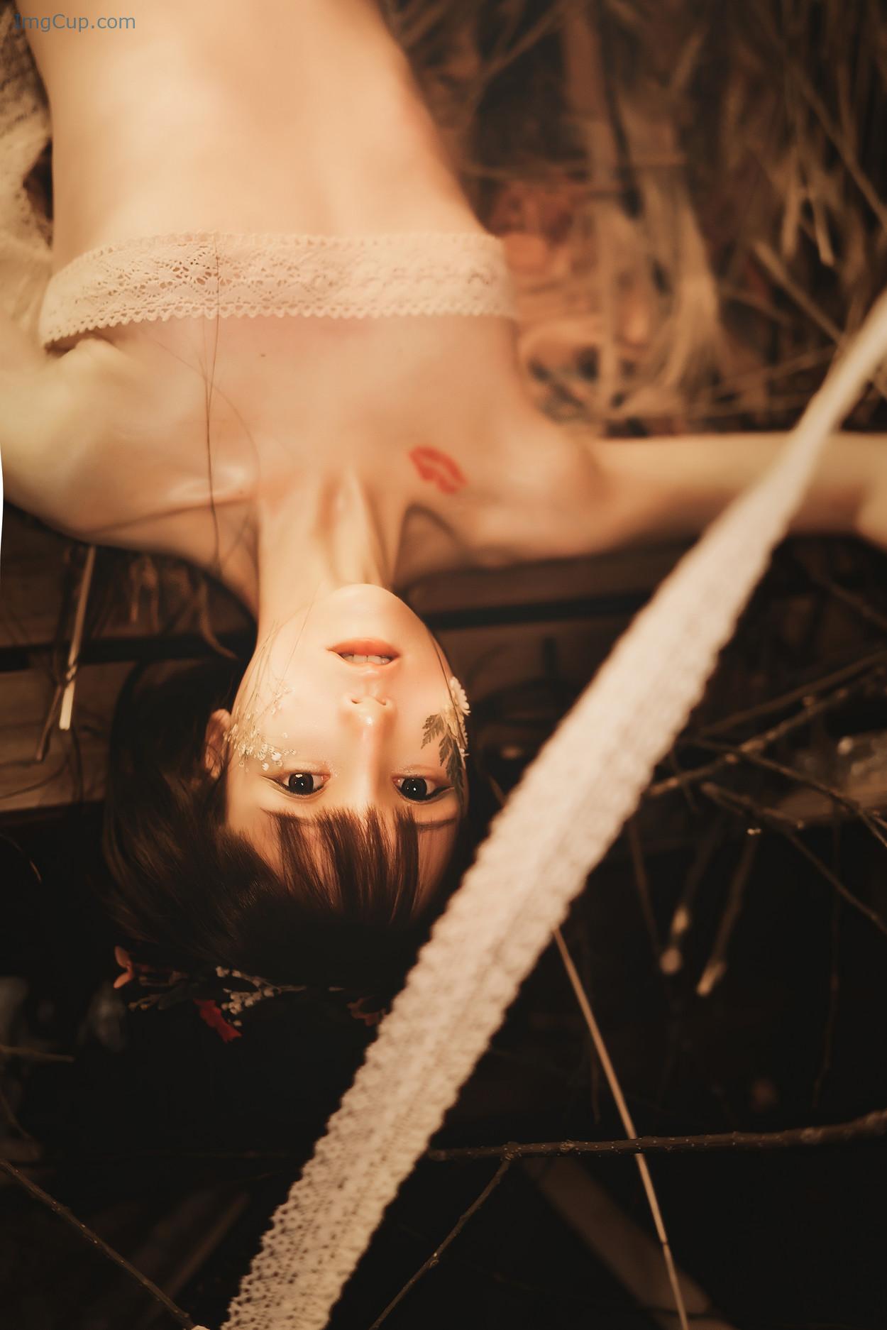 COS02B001_29.jpg COS02B001 29