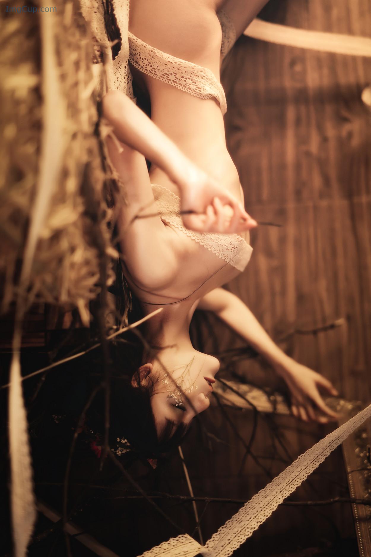 COS02B001_30.jpg COS02B001 30