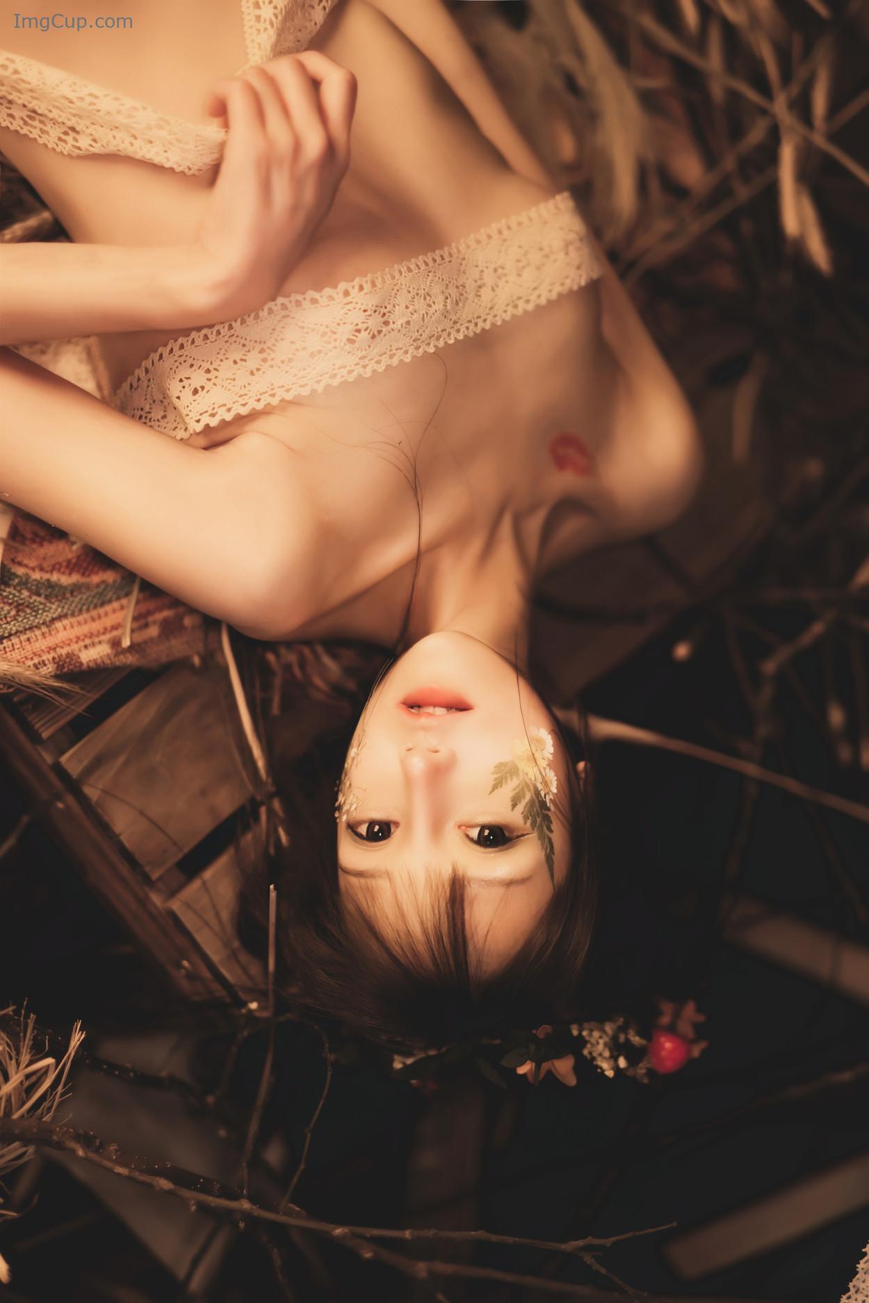 COS02B001_35.jpg COS02B001 35