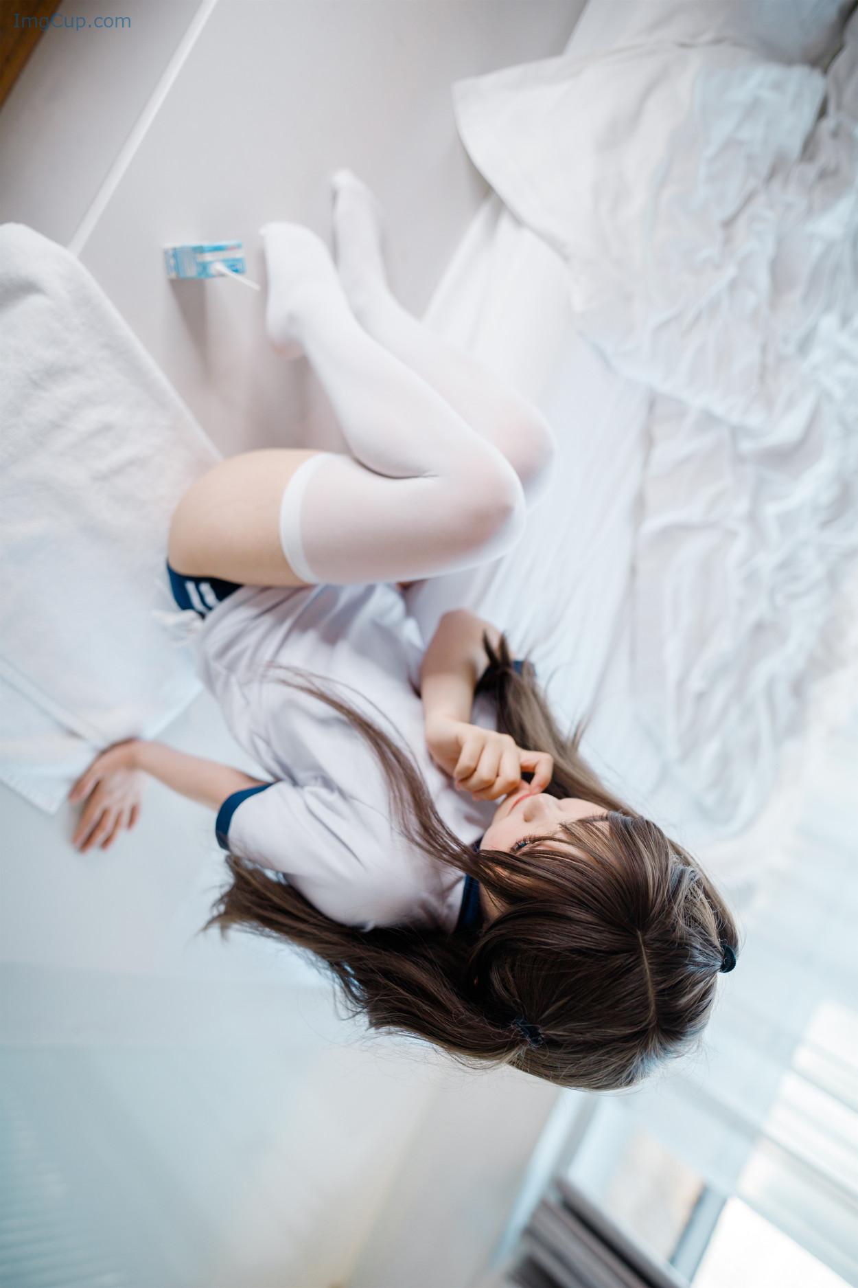 COS02B004_7.jpg COS02B004 7