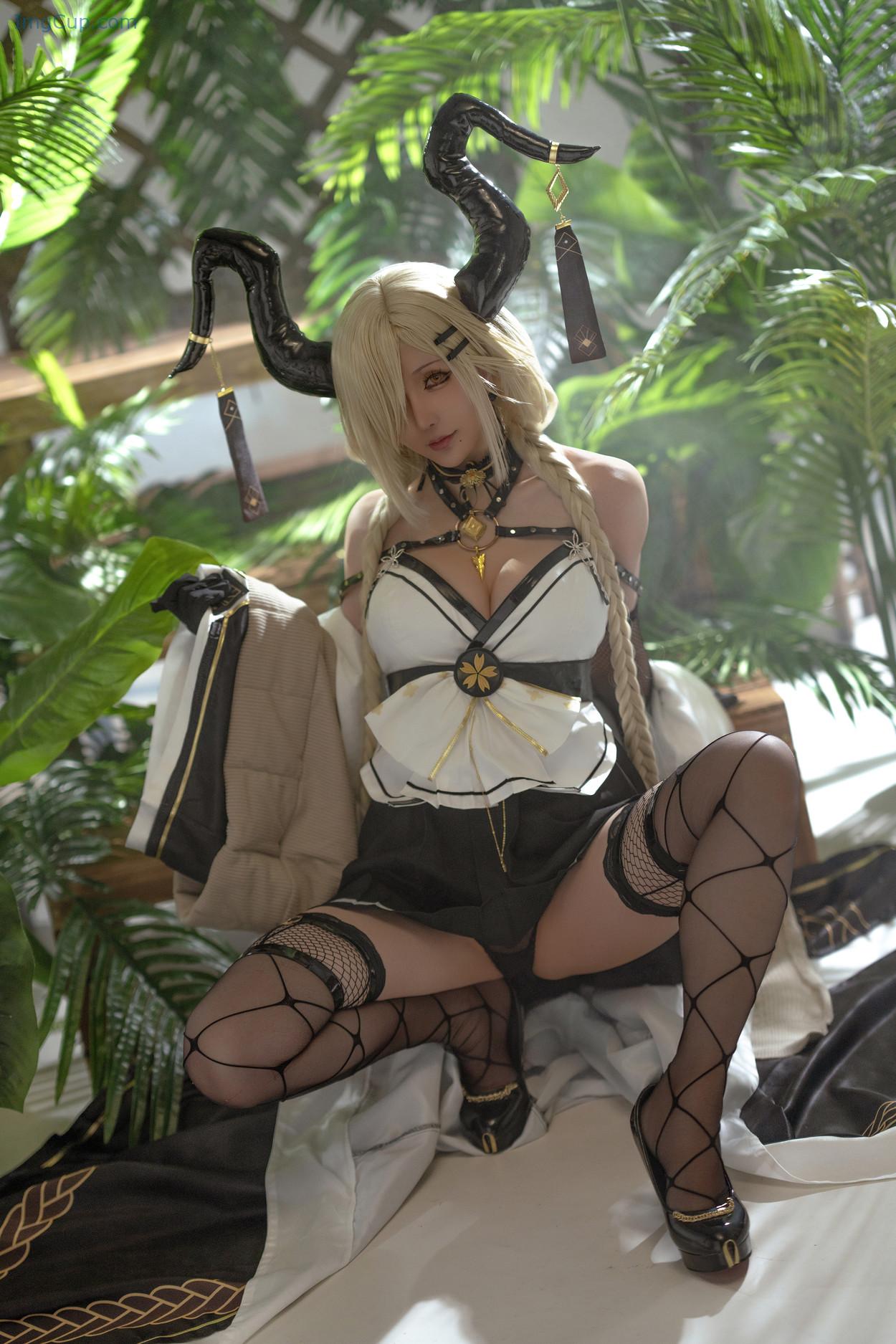 COS02C073_12.jpg COS02C073 12