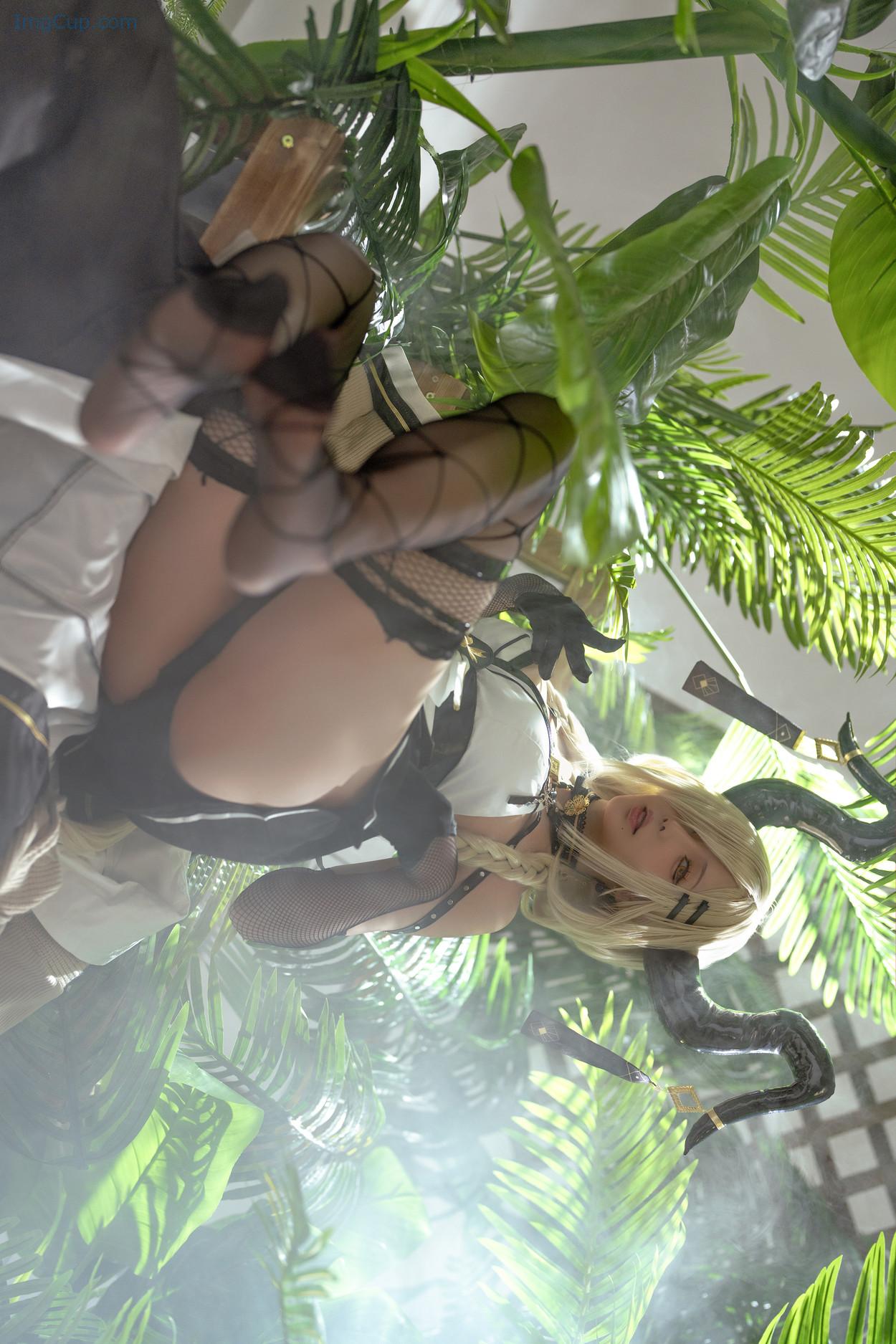 COS02C073_23.jpg COS02C073 23