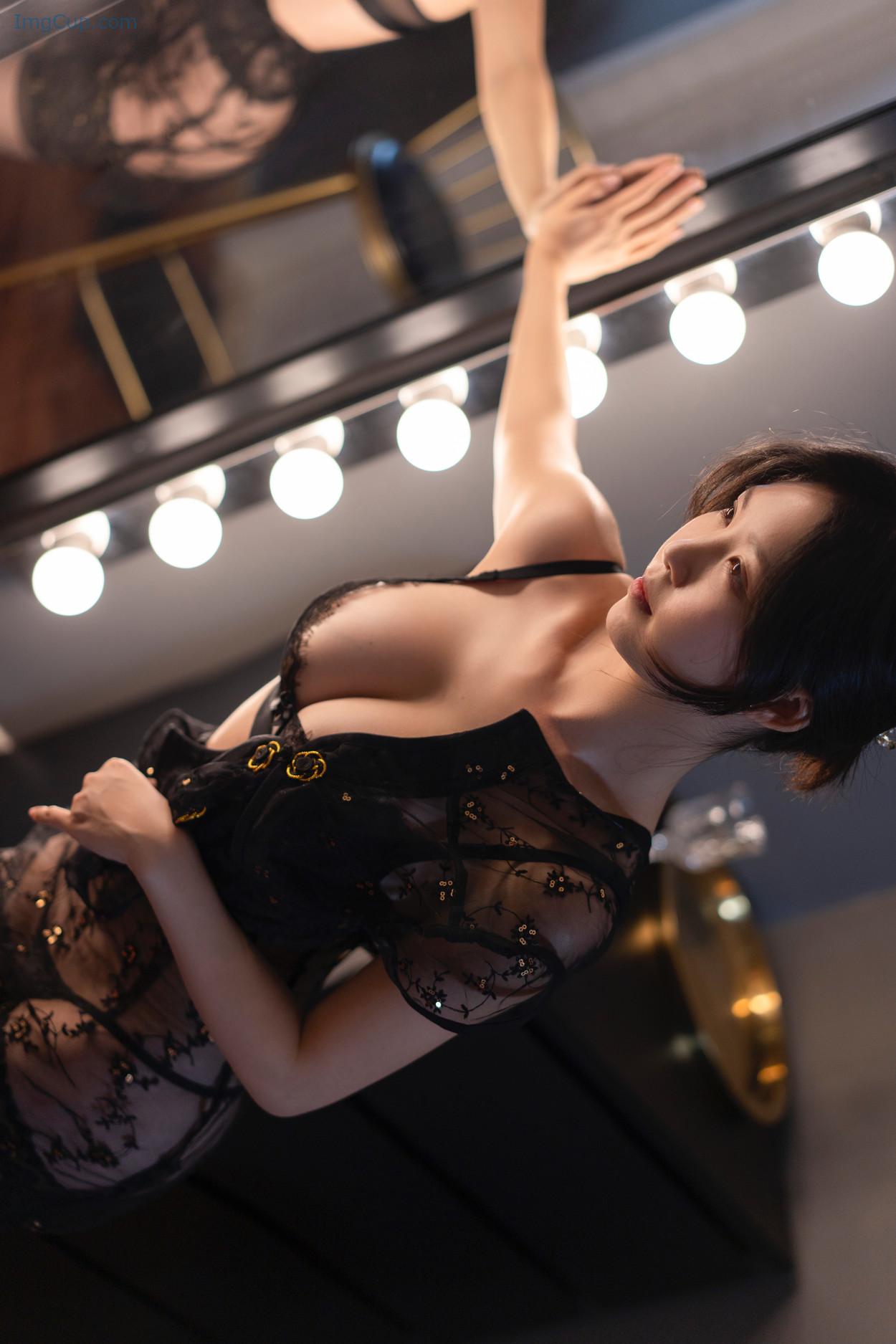 COS02C077_16.jpg COS02C077 16