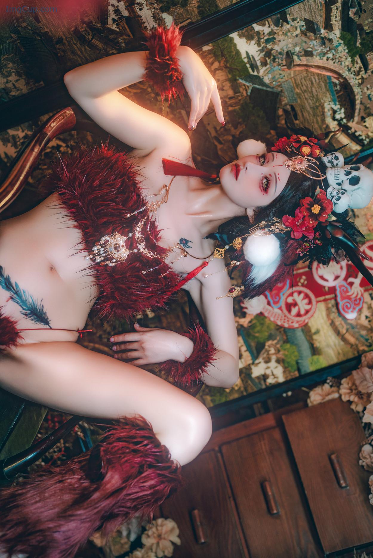 COS02C079_35.jpg COS02C079 35