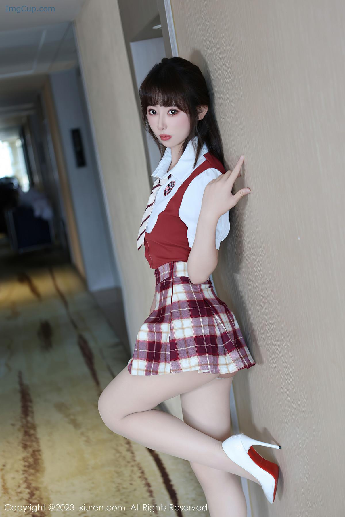 REN02B002_5.jpg REN02B002 5