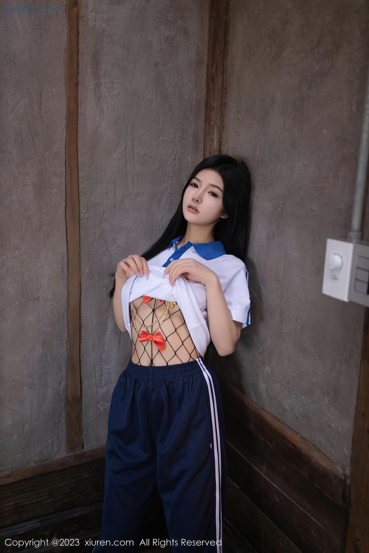 REN02Y003_2.jpg REN02Y003 2