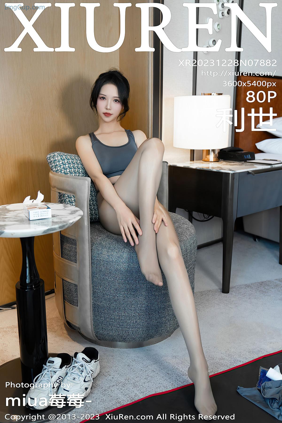 REN02Y011_1.jpg REN02Y011 1