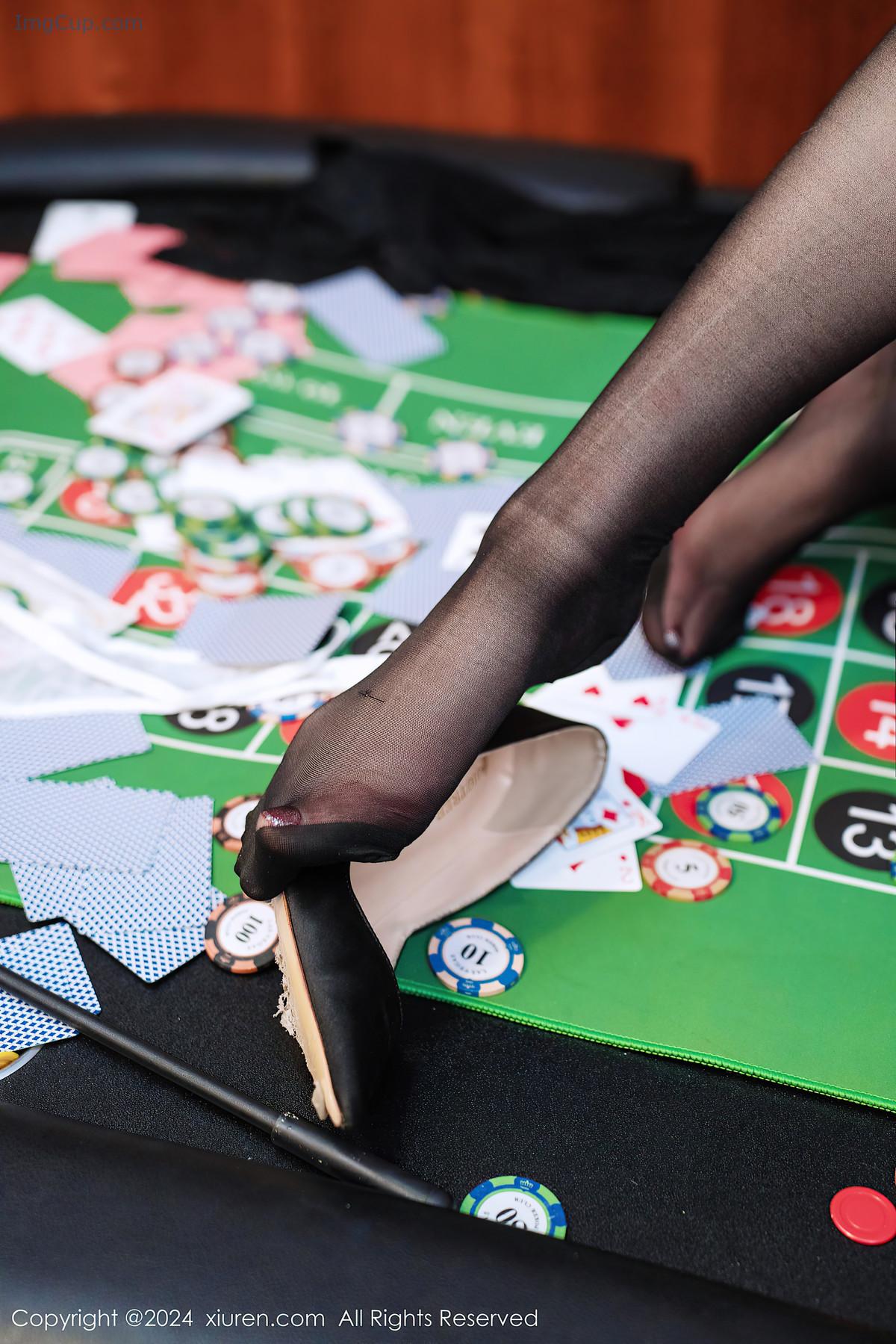 REN02Y016_64.jpg REN02Y016 64