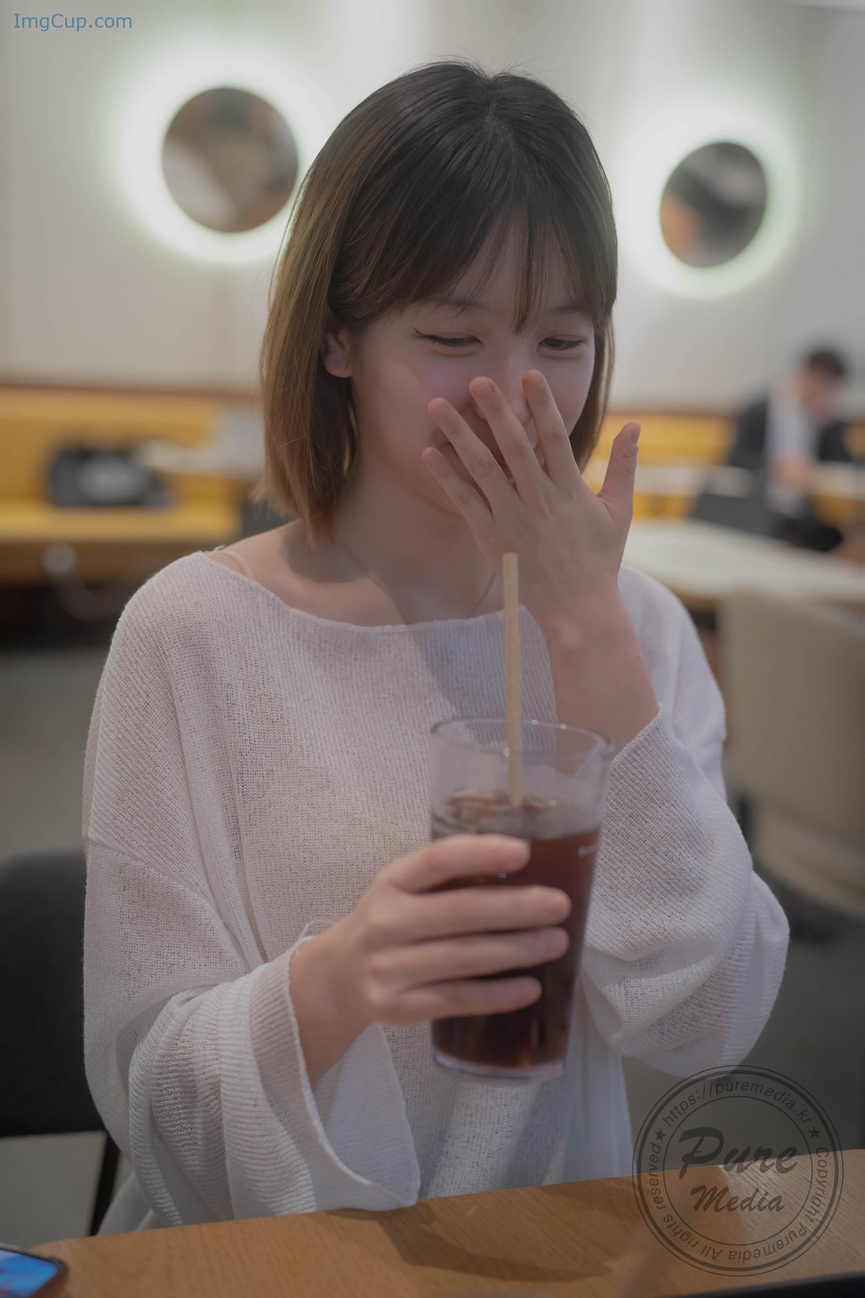 TASHADEBUT1_9.jpg TASHADEBUT1 9