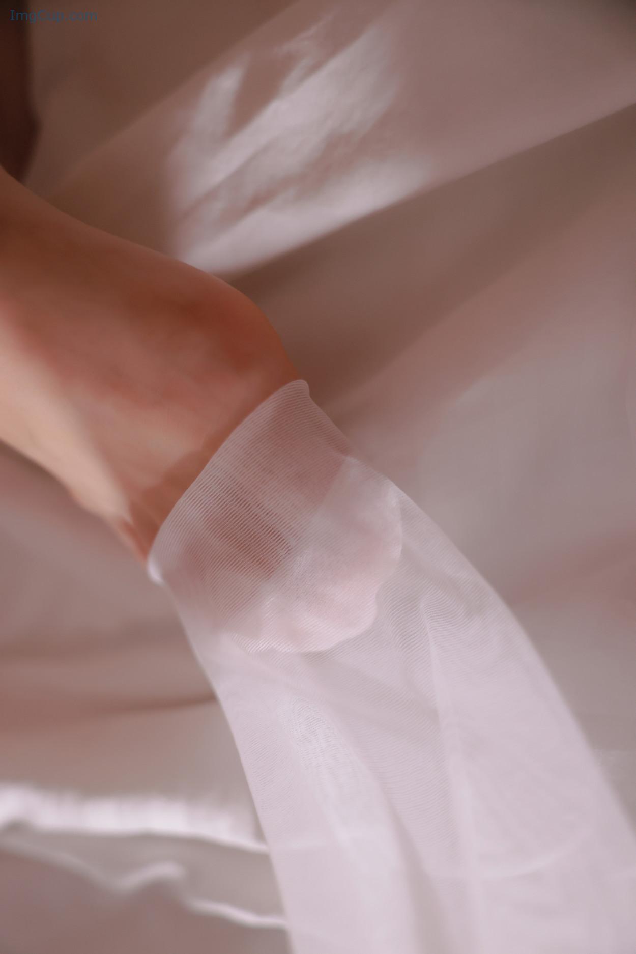 THRUTHRU2_27.jpg THRUTHRU2 27