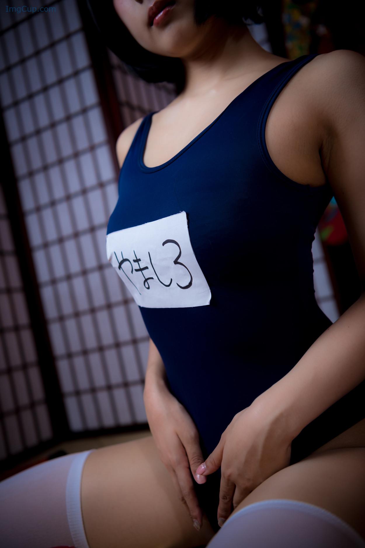 COS03A001_17.jpg COS03A001 17