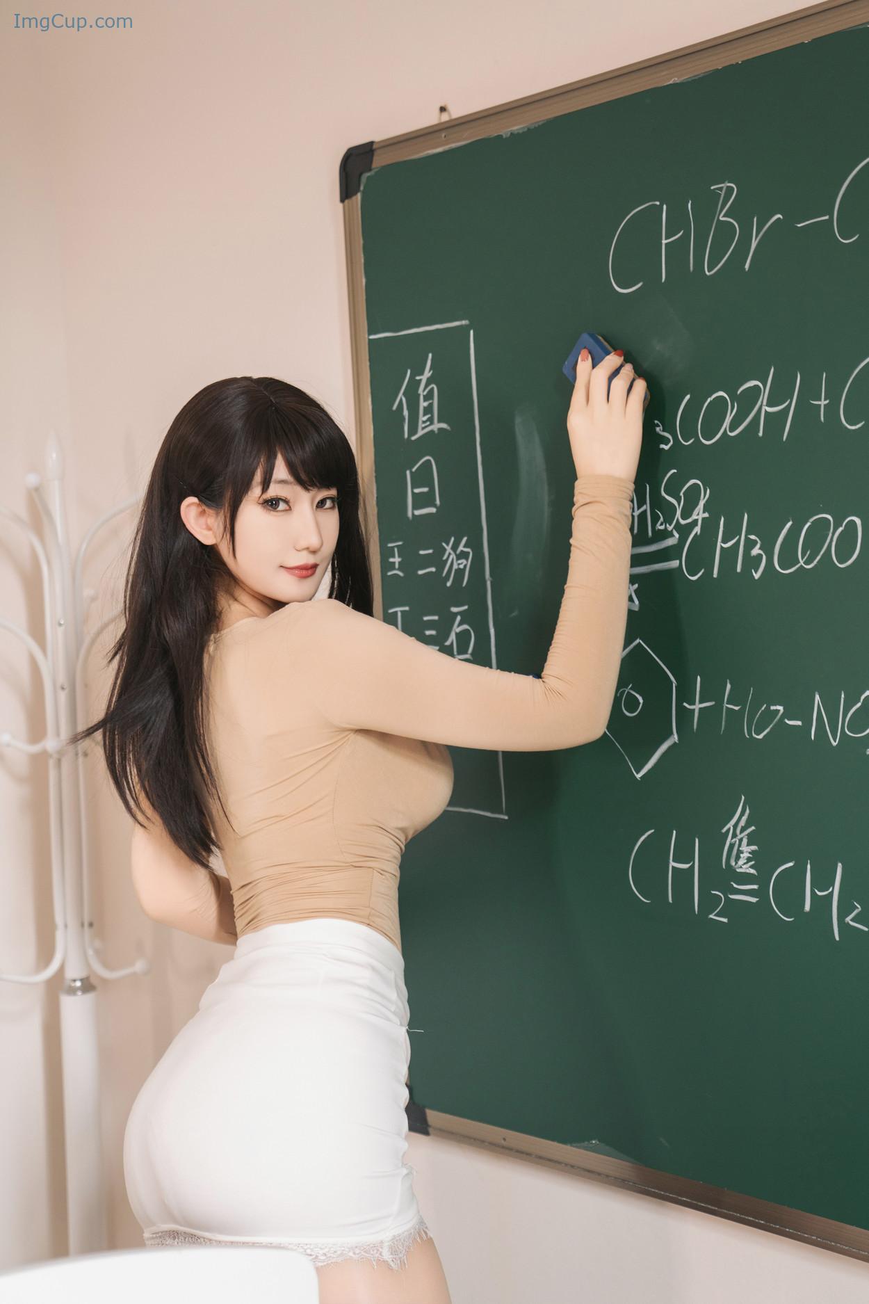 COS03A048_3.jpg COS03A048 3