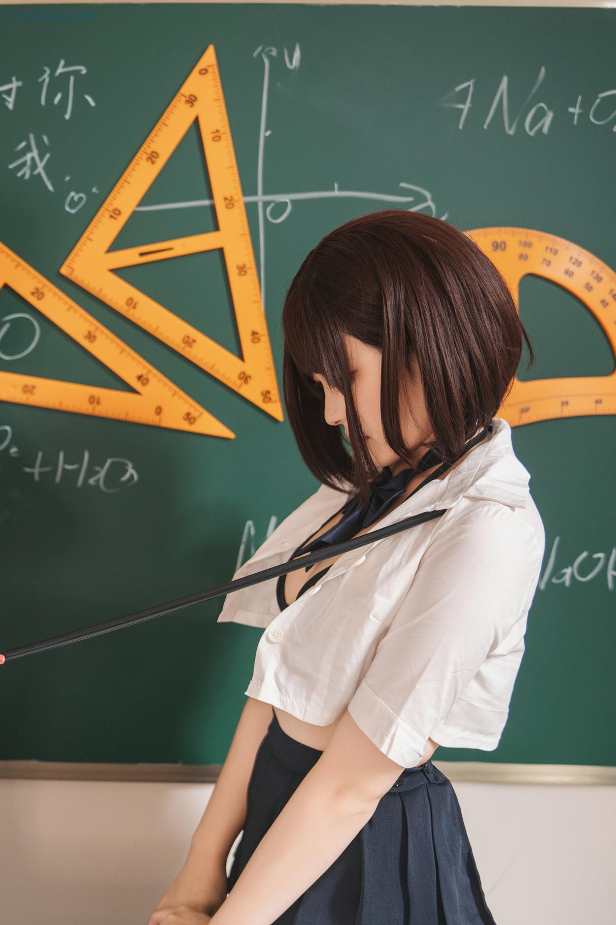 COS03A048_50.jpg COS03A048 50