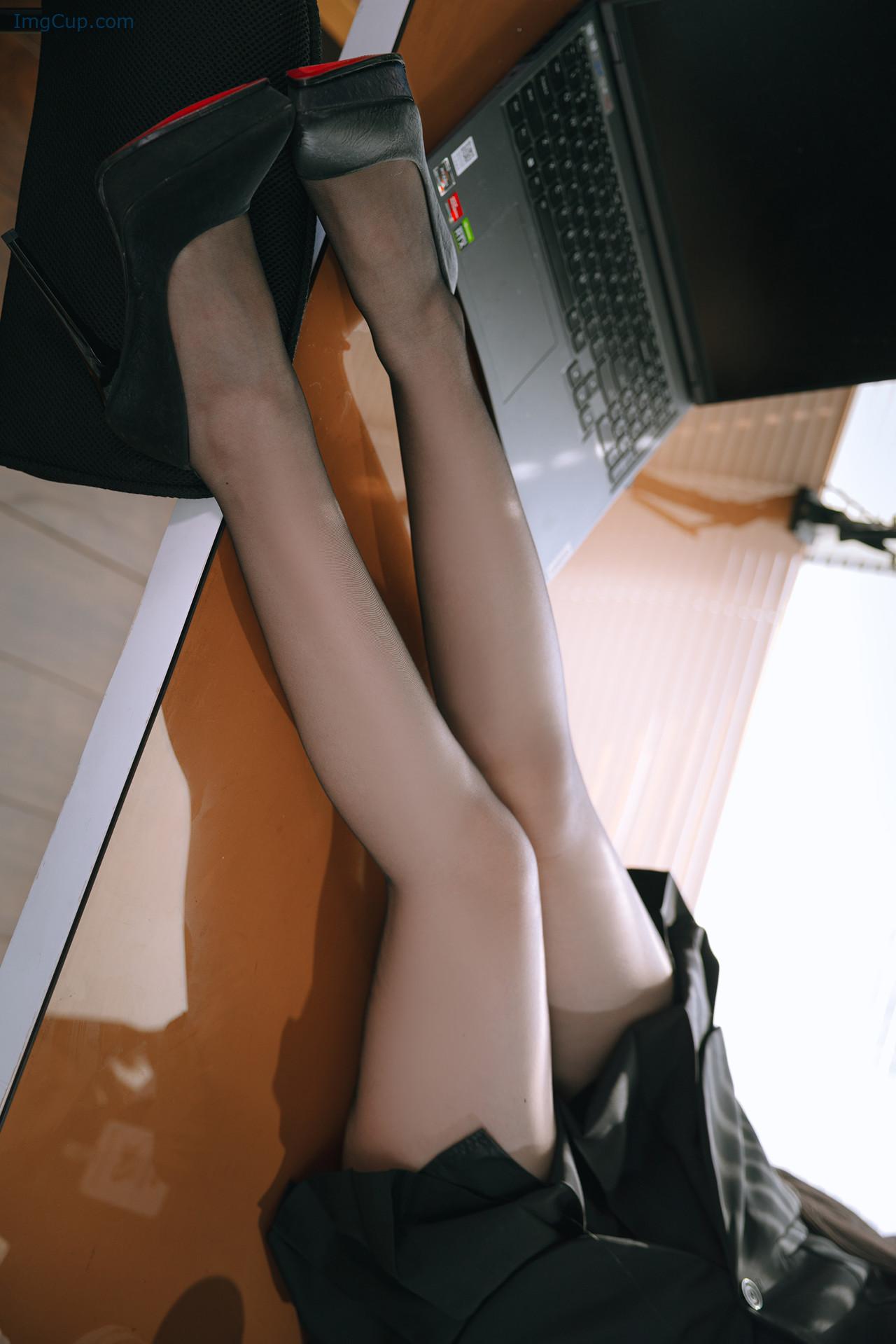 COS03B076_7.jpg COS03B076 7