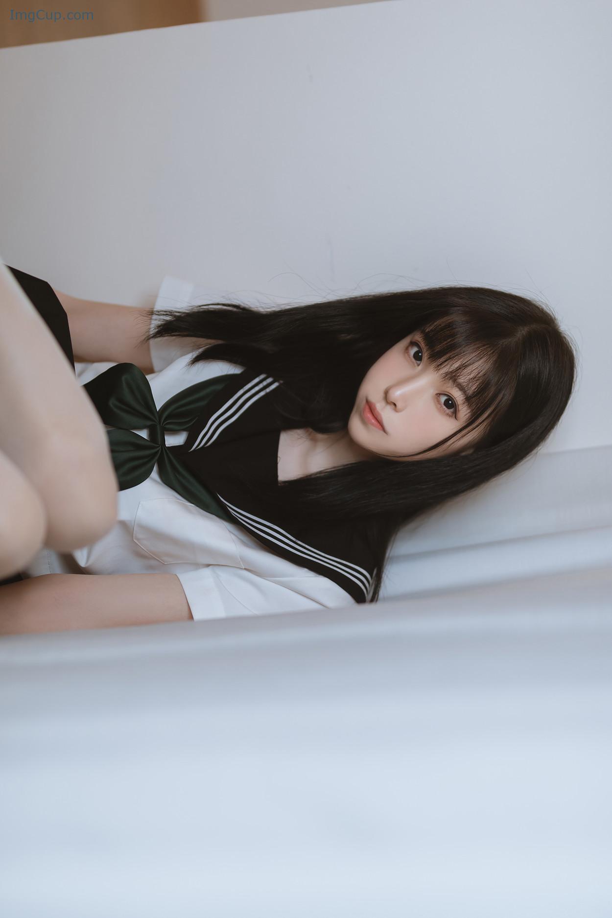 COS03V005_24.jpg COS03V005 24