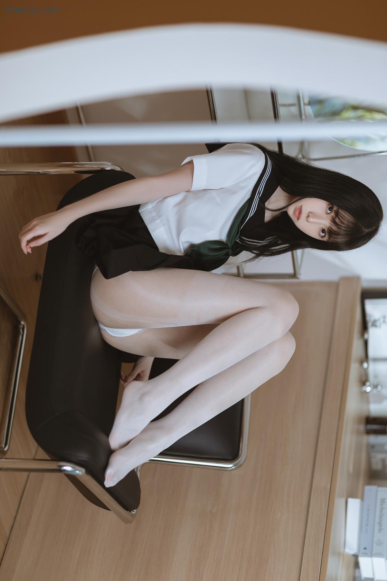 COS03V005_5.jpg COS03V005 5