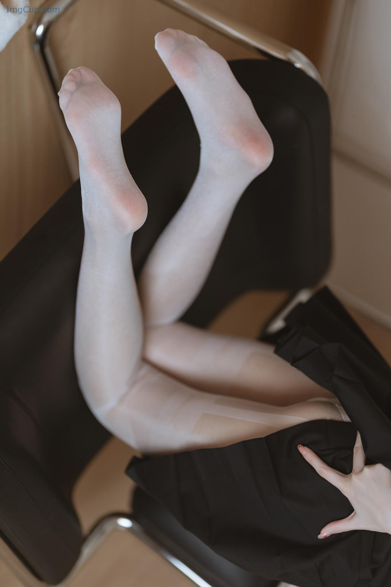 COS03V005_9.jpg COS03V005 9