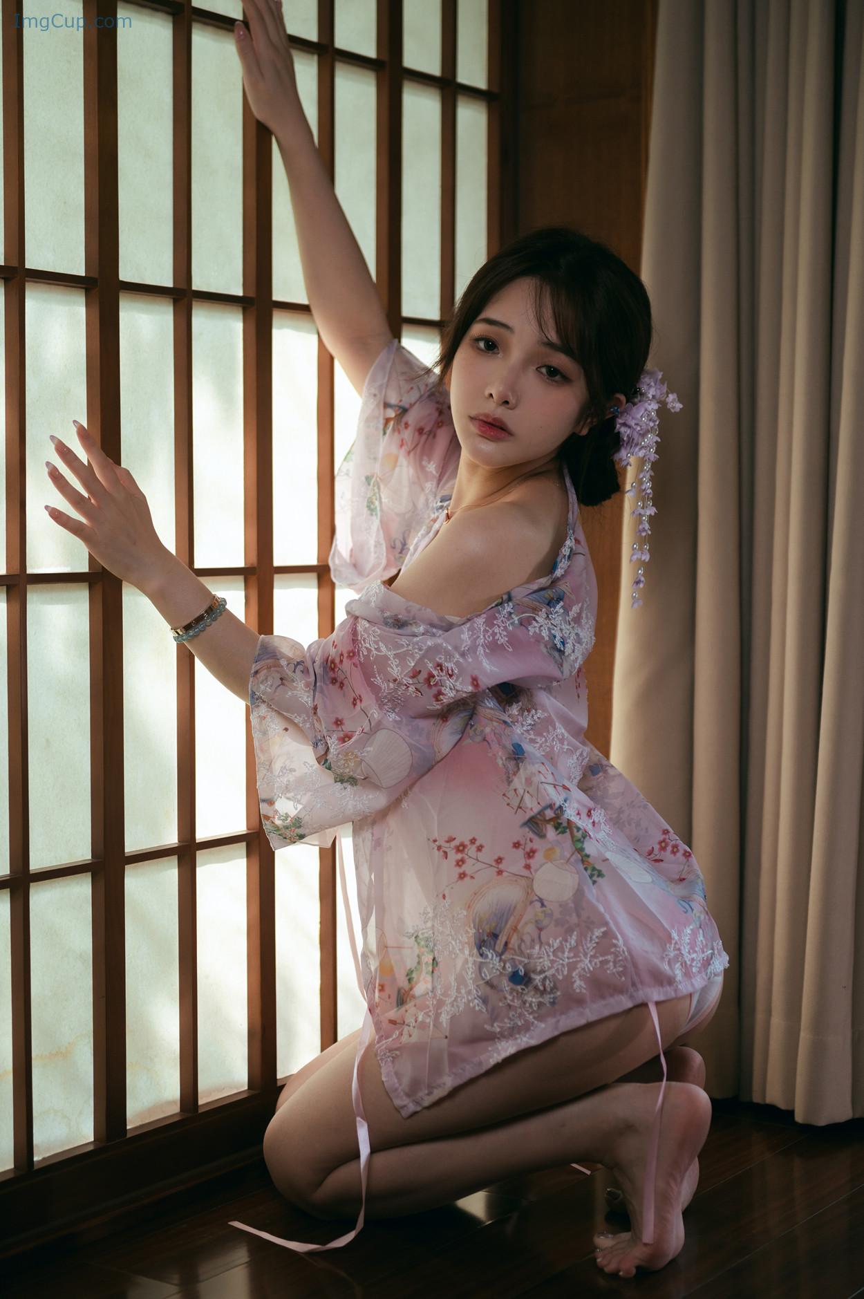 COS03V035_29.jpg COS03V035 29