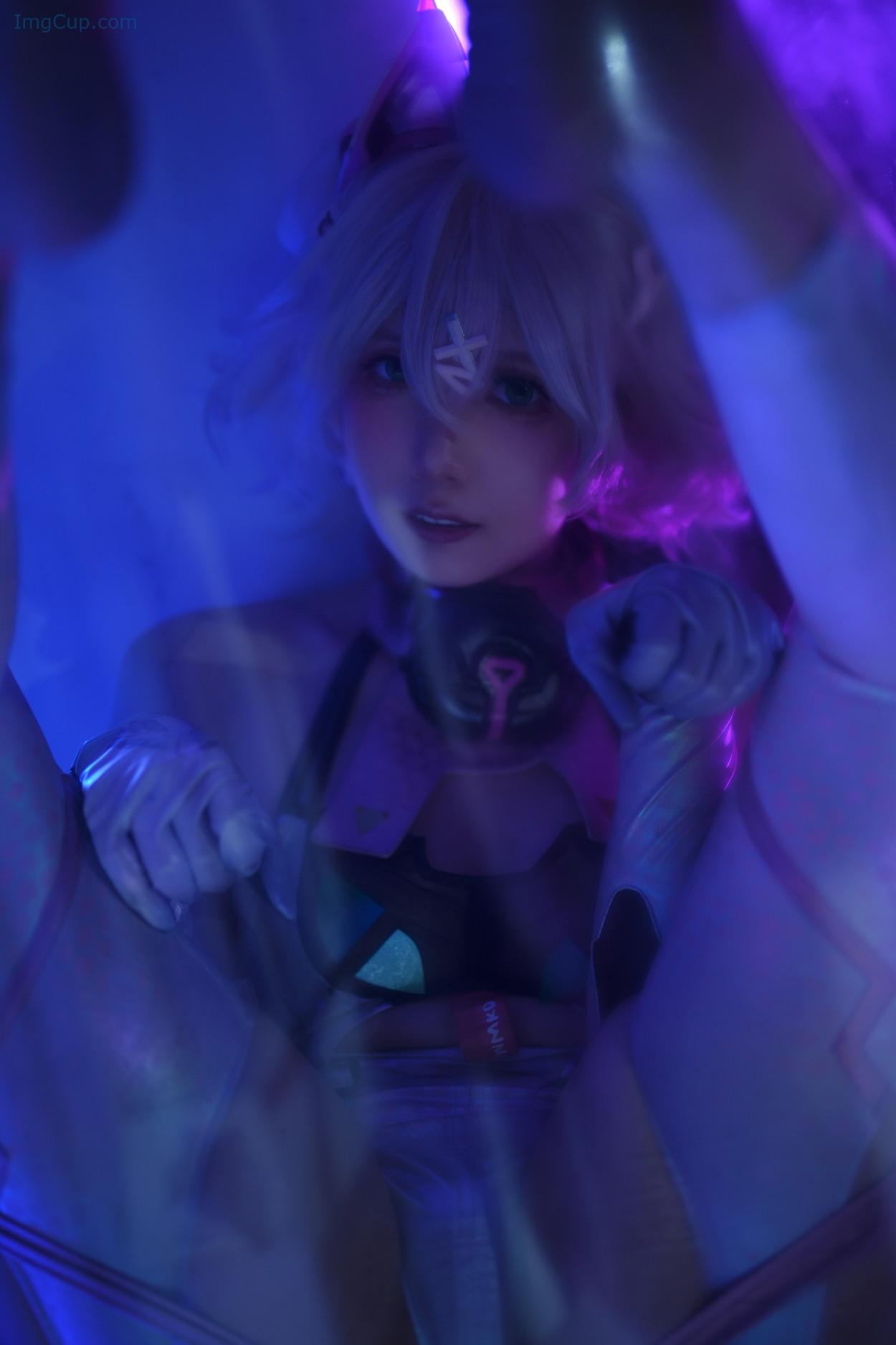 COS03V037_49.jpg COS03V037 49