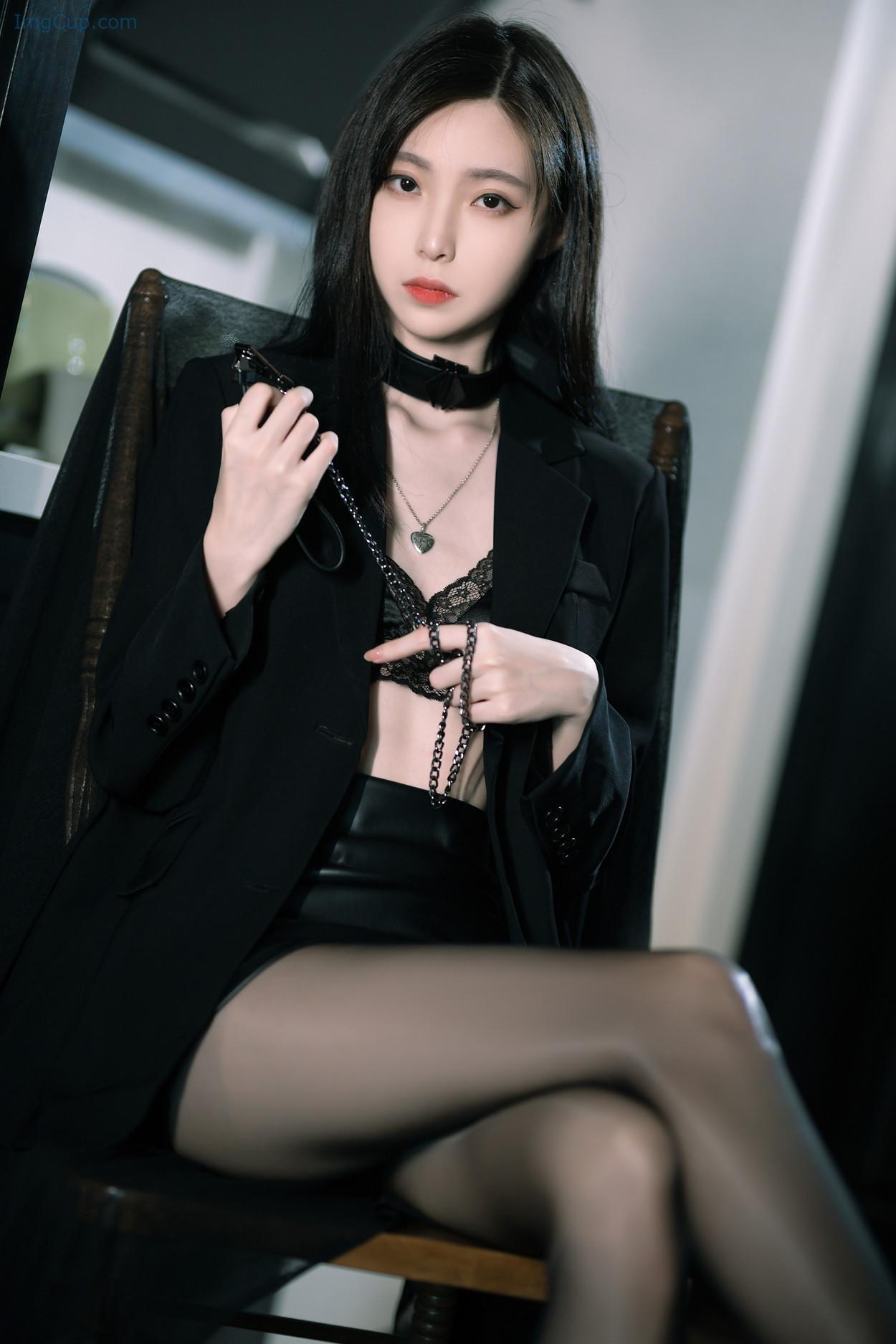 COS03V061_16.jpg COS03V061 16