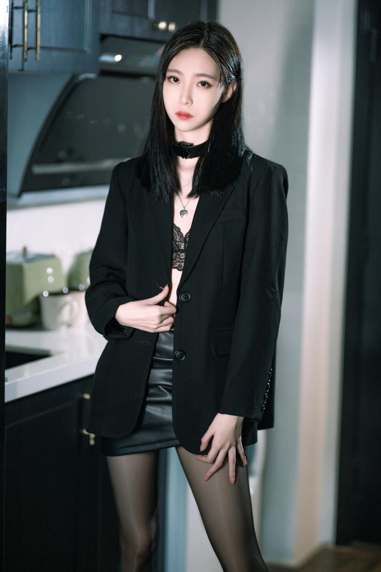 COS03V061_40.jpg COS03V061 40