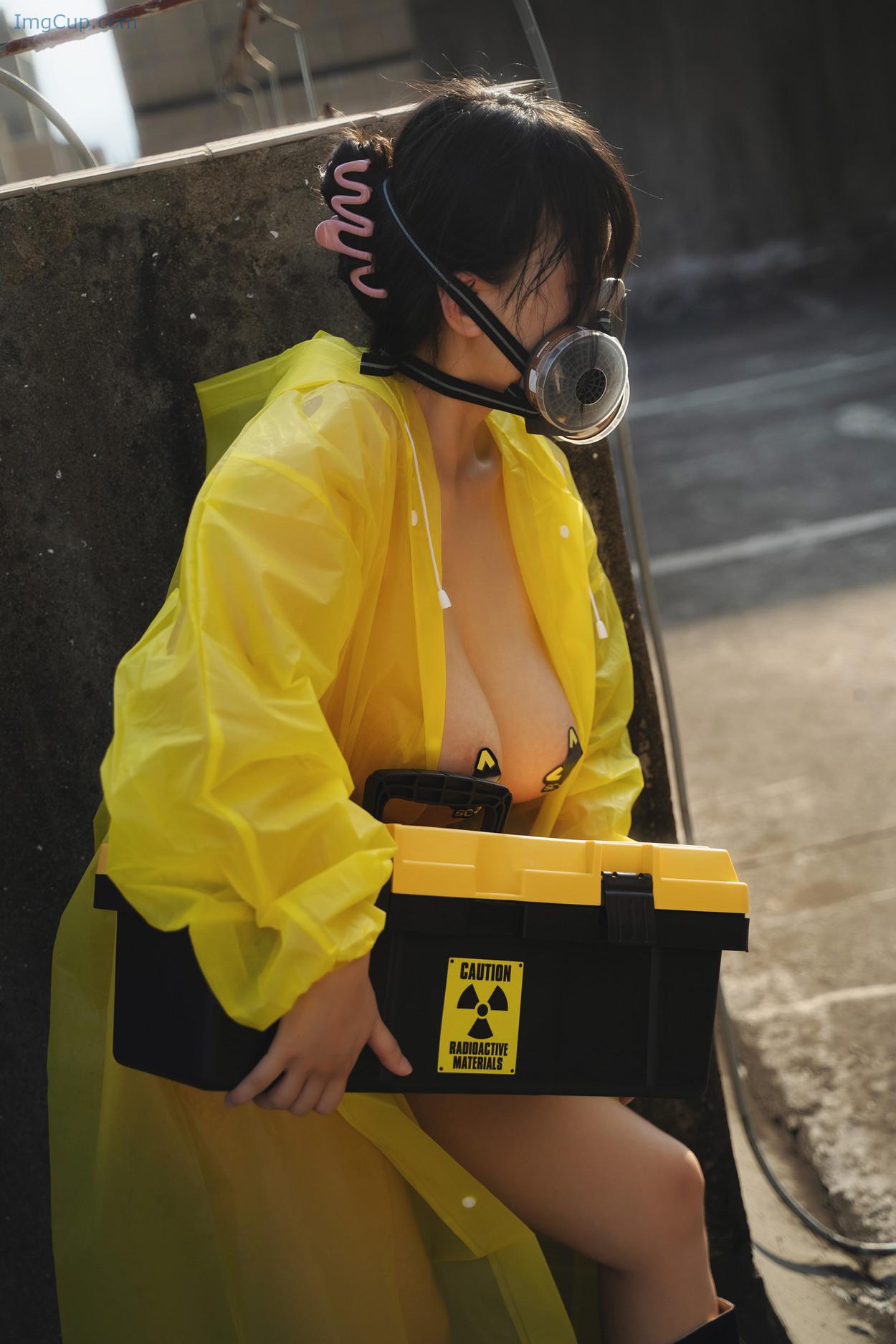 COS03V067_44.jpg COS03V067 44