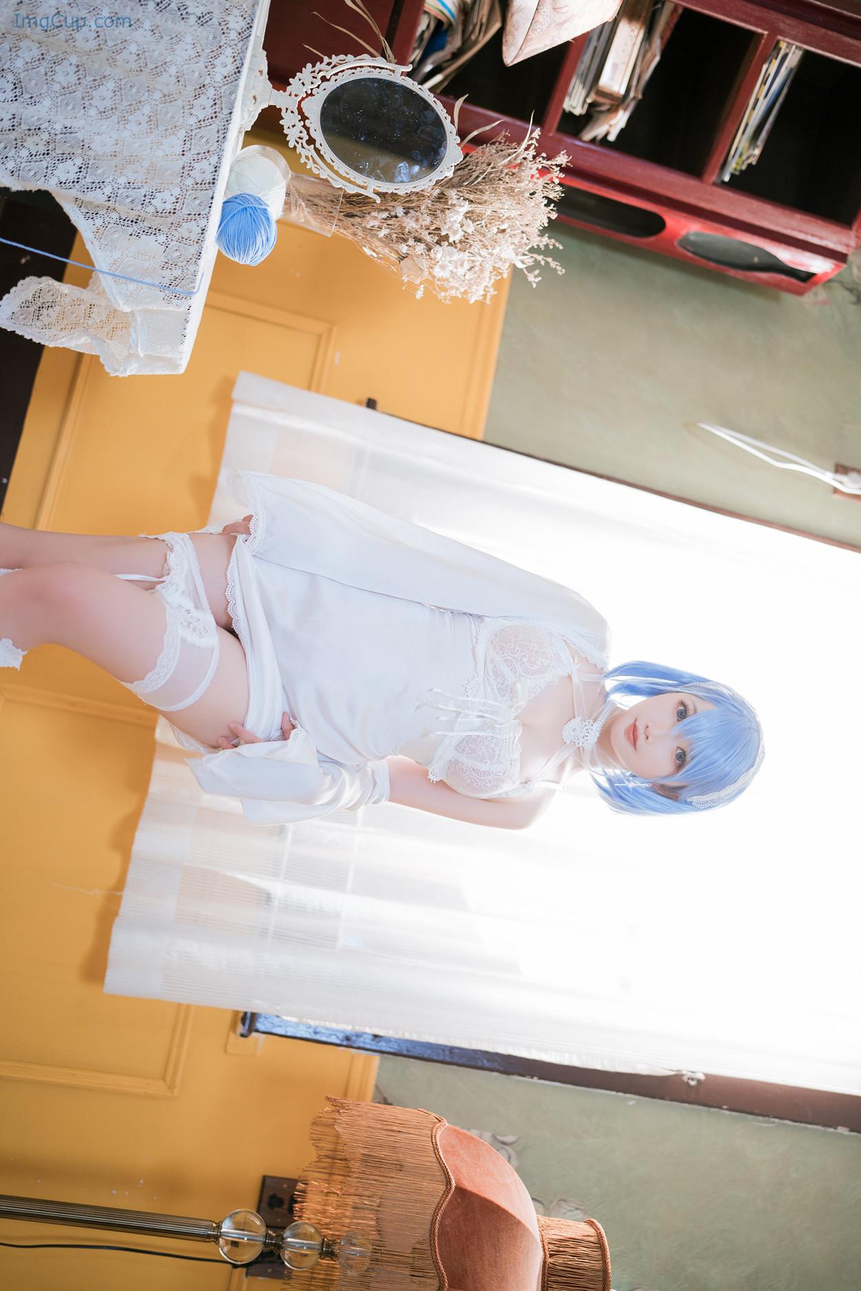 COS03V083_28.jpg COS03V083 28