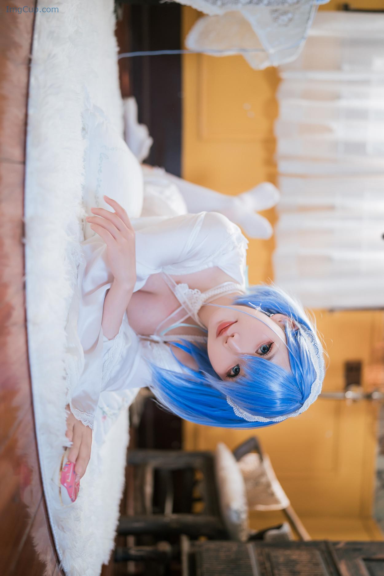 COS03V083_35.jpg COS03V083 35